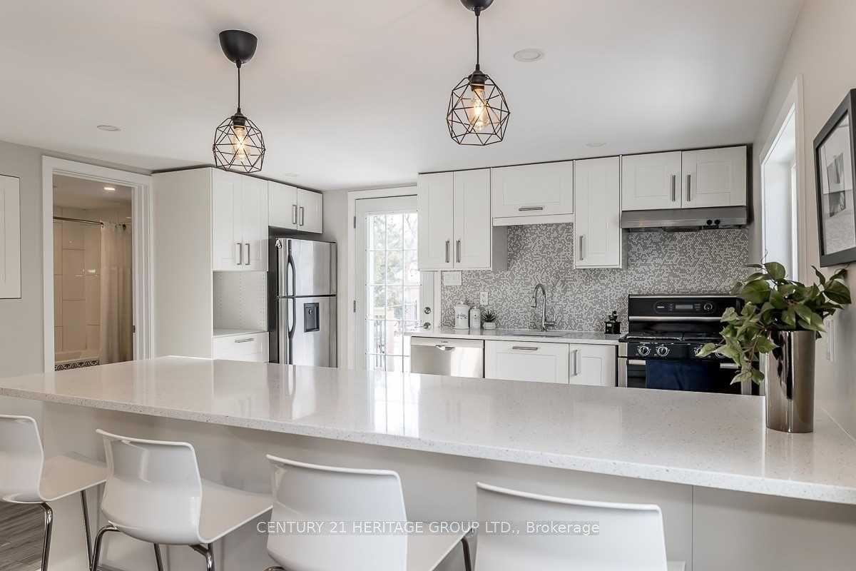 Photo 6 of 213 Pleasant Boulevard, Georgina, Keswick South — HOMEH