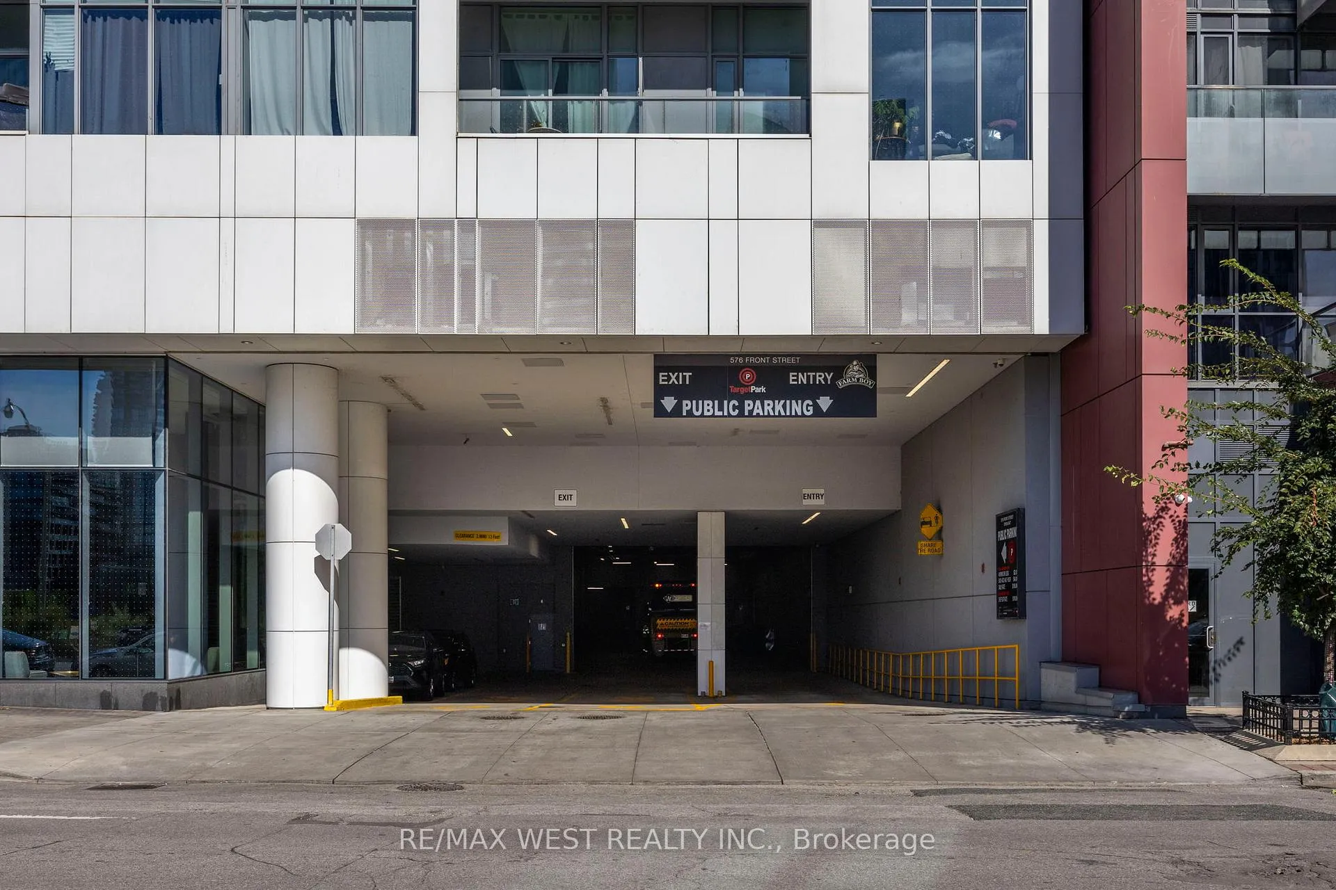 Photo 3 of Unit 521, 560 Front Street W, Toronto, Waterfront Communities — HOMEH