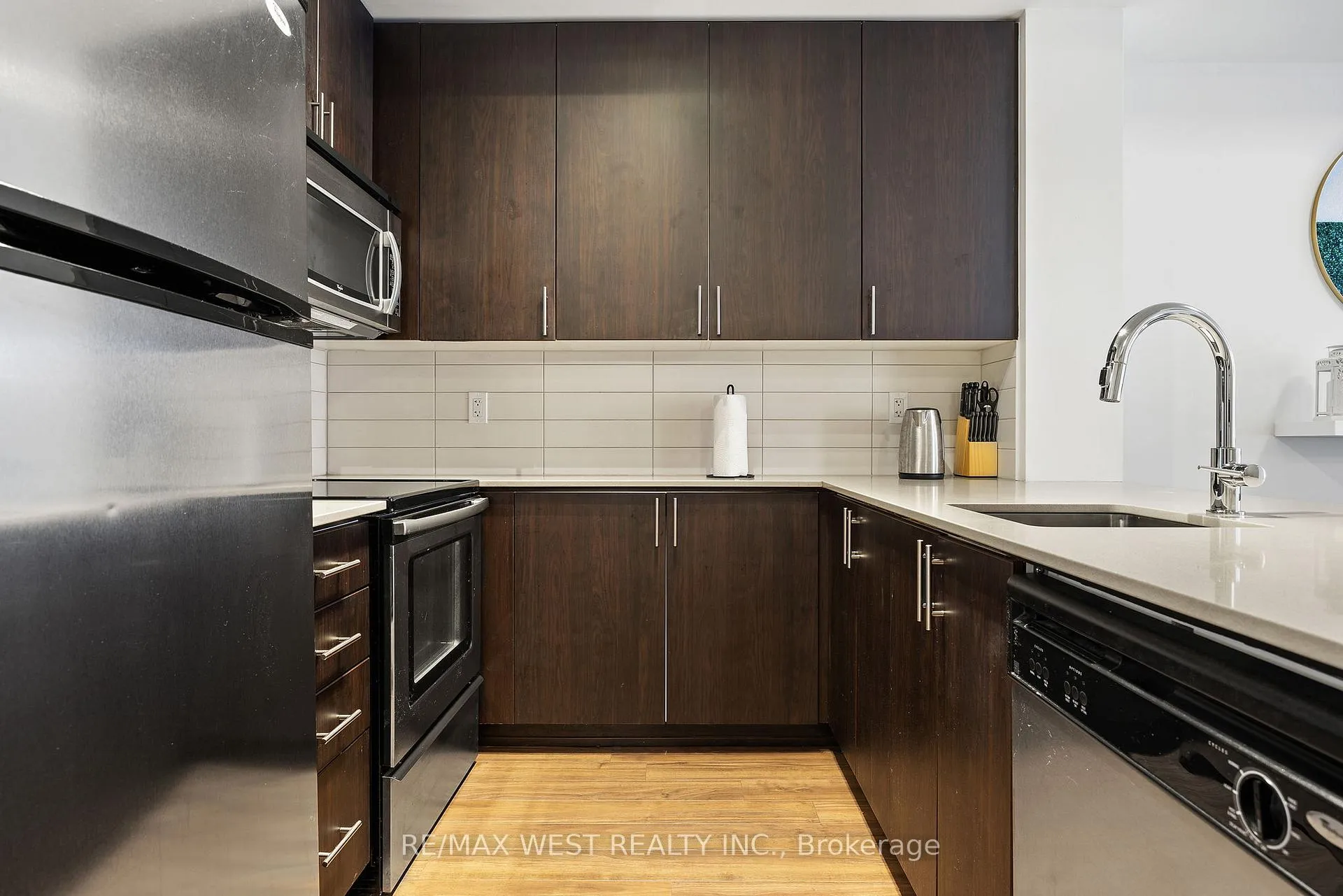 Photo 5 of Unit 521, 560 Front Street W, Toronto, Waterfront Communities — HOMEH