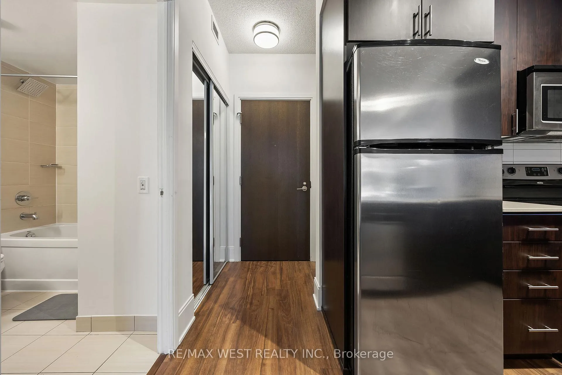 Photo 6 of Unit 521, 560 Front Street W, Toronto, Waterfront Communities — HOMEH