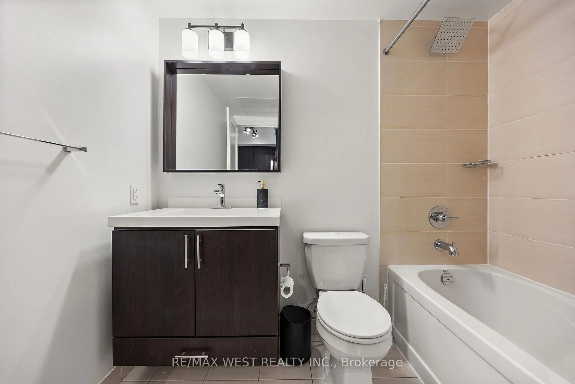 Photo 9 of Unit 521, 560 Front Street W, Toronto, Waterfront Communities — HOMEH