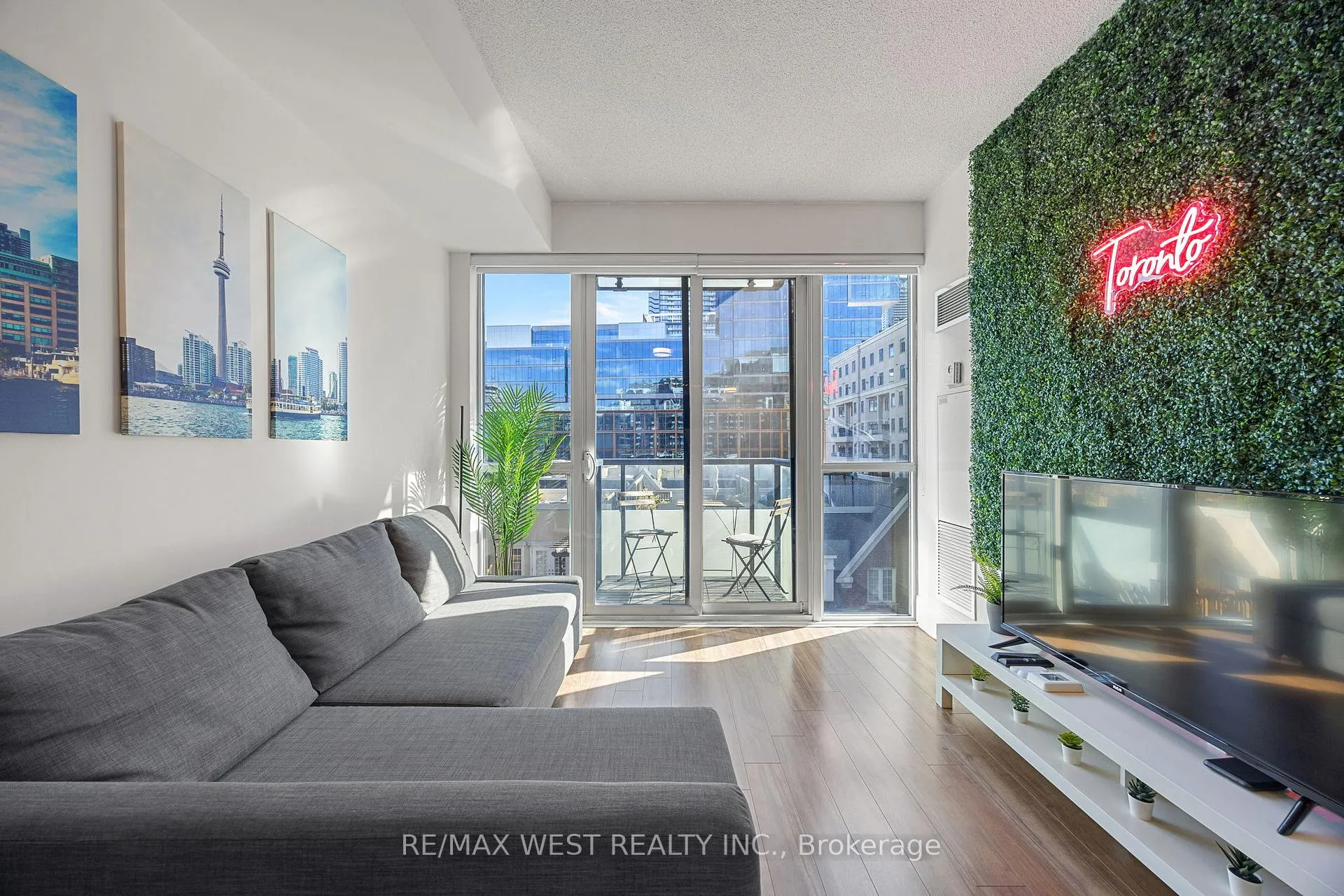 Photo 19 of Unit 521, 560 Front Street W, Toronto, Waterfront Communities — HOMEH