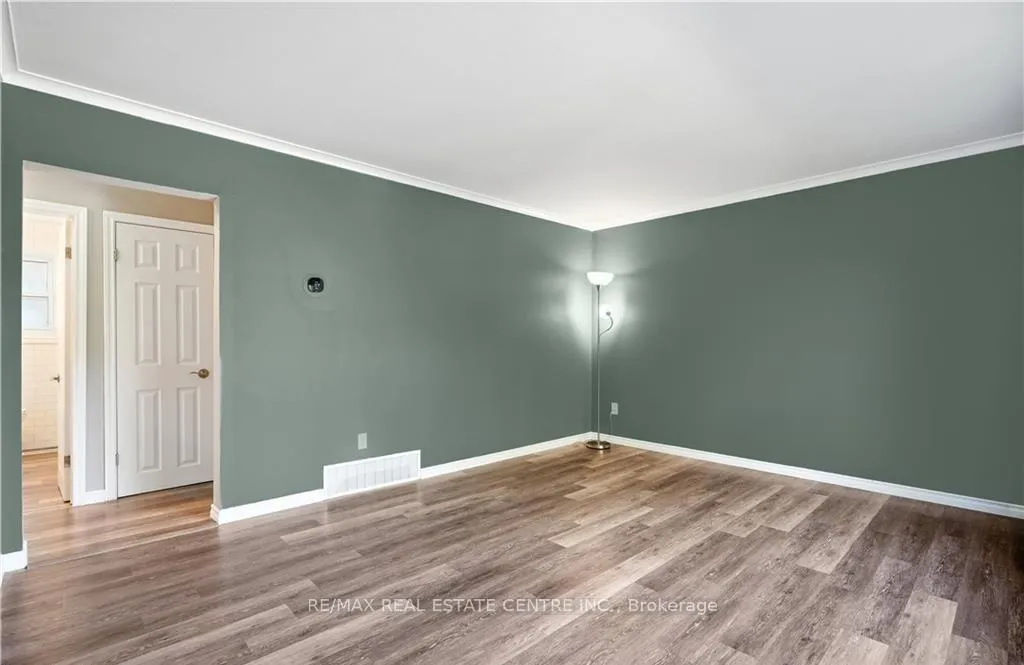 Photo 3 of Unit Unit - B, 154 Montgomery Road, Kitchener — HOMEH