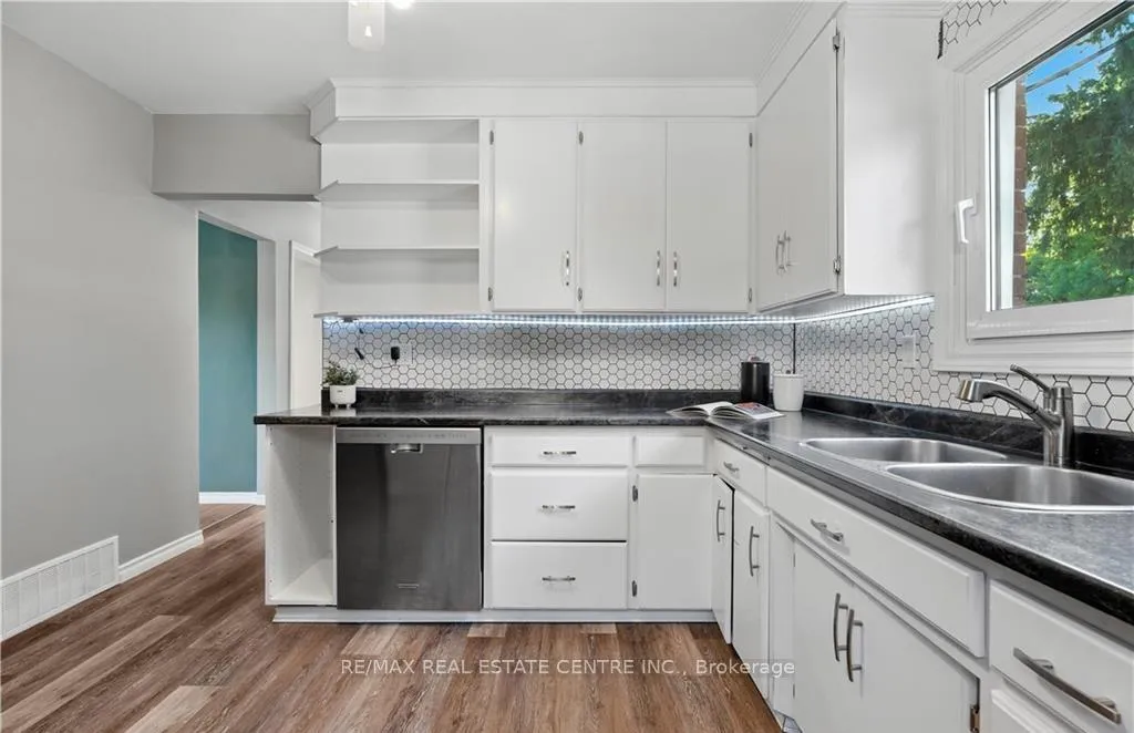 Photo 5 of Unit Unit - B, 154 Montgomery Road, Kitchener — HOMEH