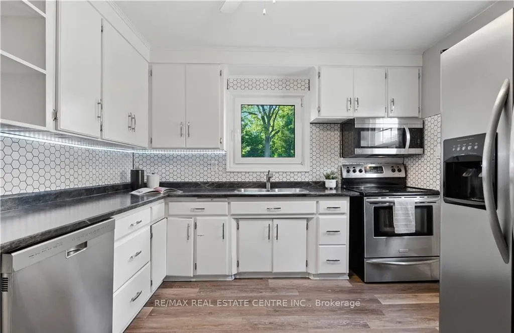Photo 7 of Unit Unit - B, 154 Montgomery Road, Kitchener — HOMEH