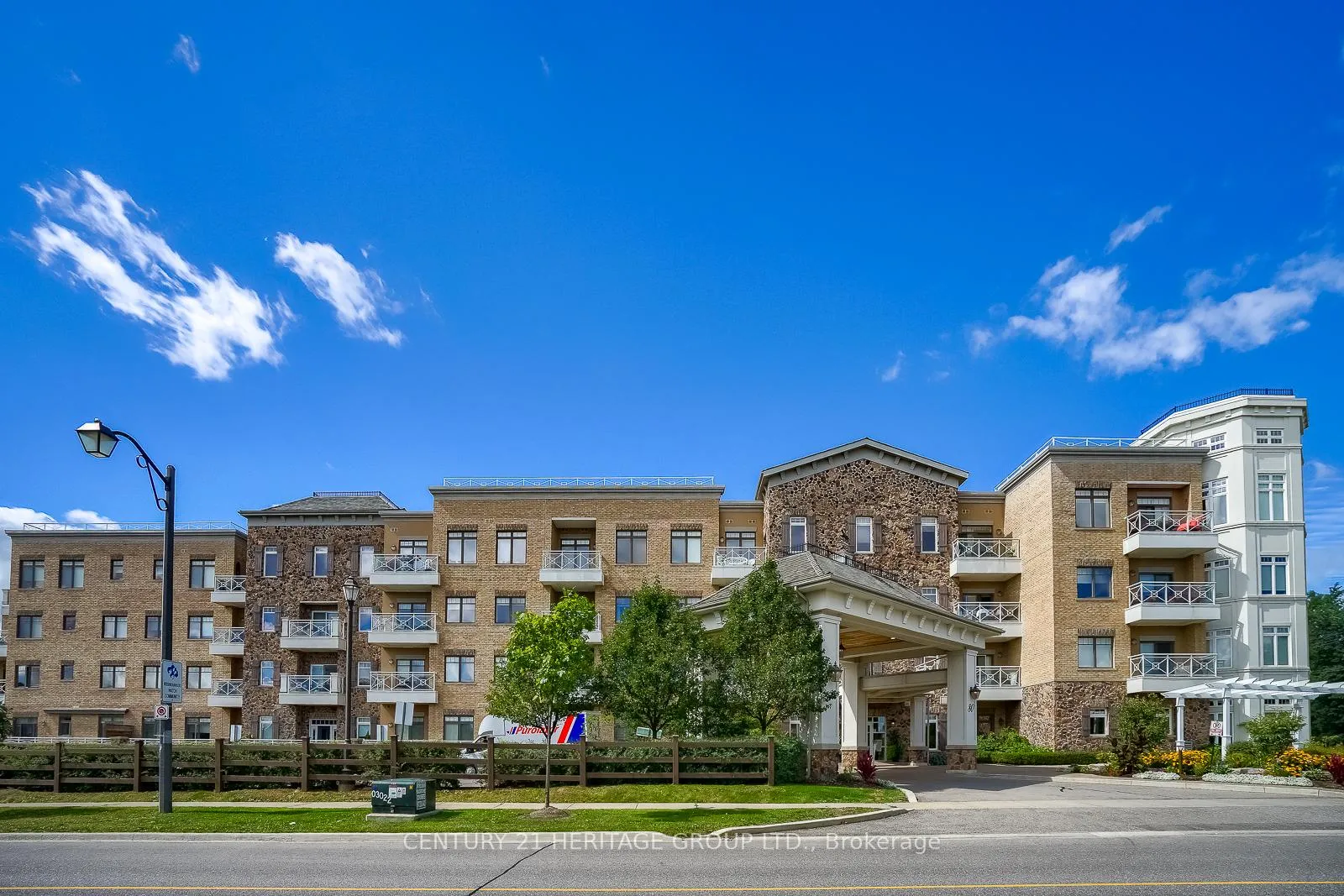 Photo 2 of Unit 130, 80 Burns Boulevard, King, King City — HOMEH