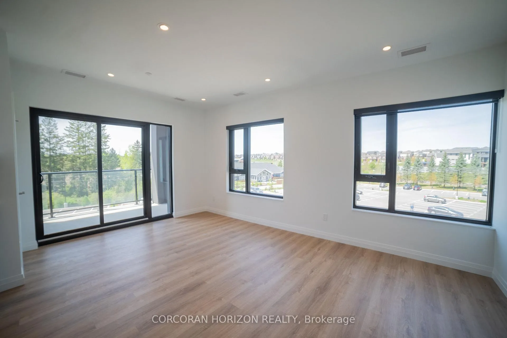 Photo 4 of Unit 302, 525 New Dundee Road, Kitchener — HOMEH