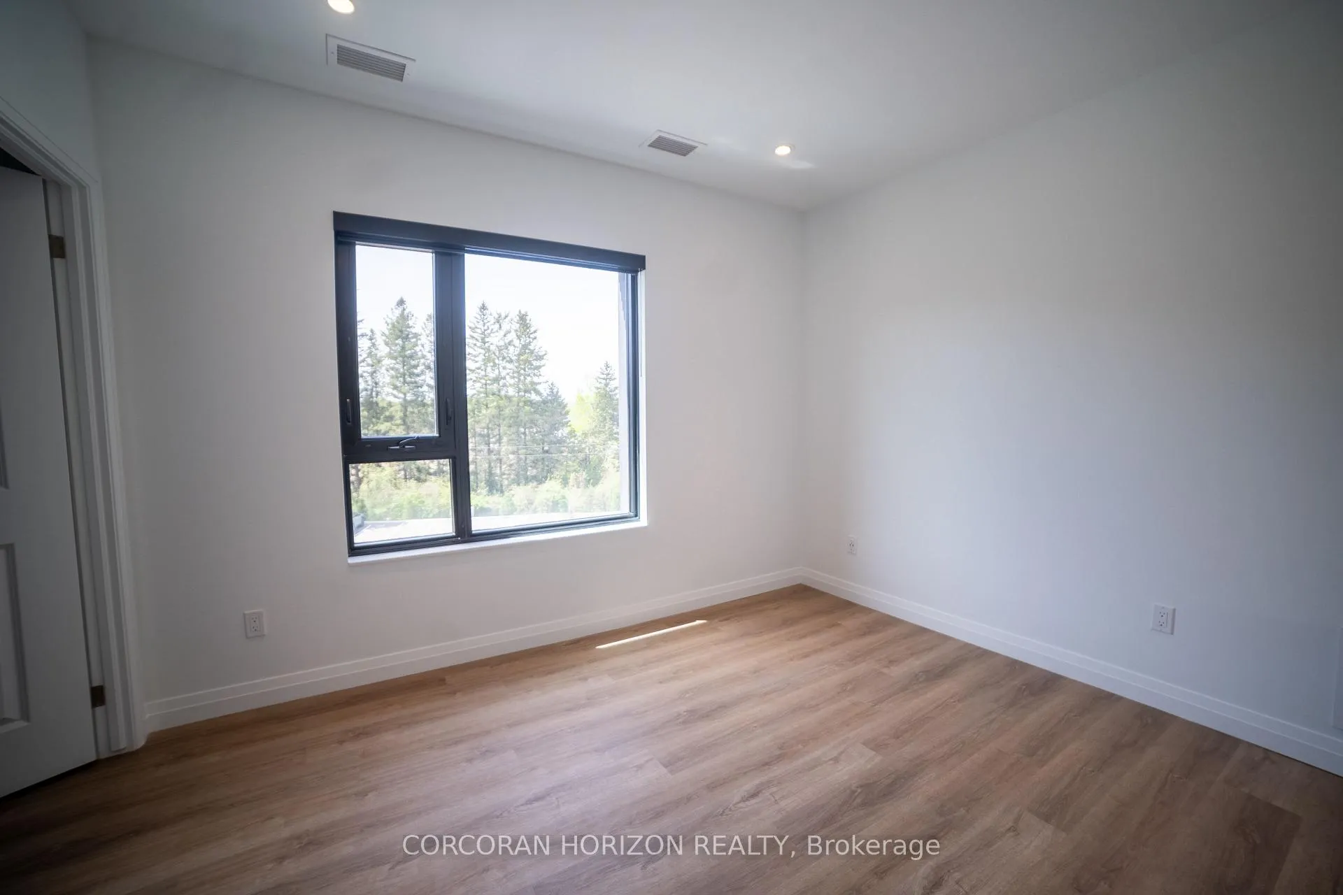 Photo 6 of Unit 302, 525 New Dundee Road, Kitchener — HOMEH