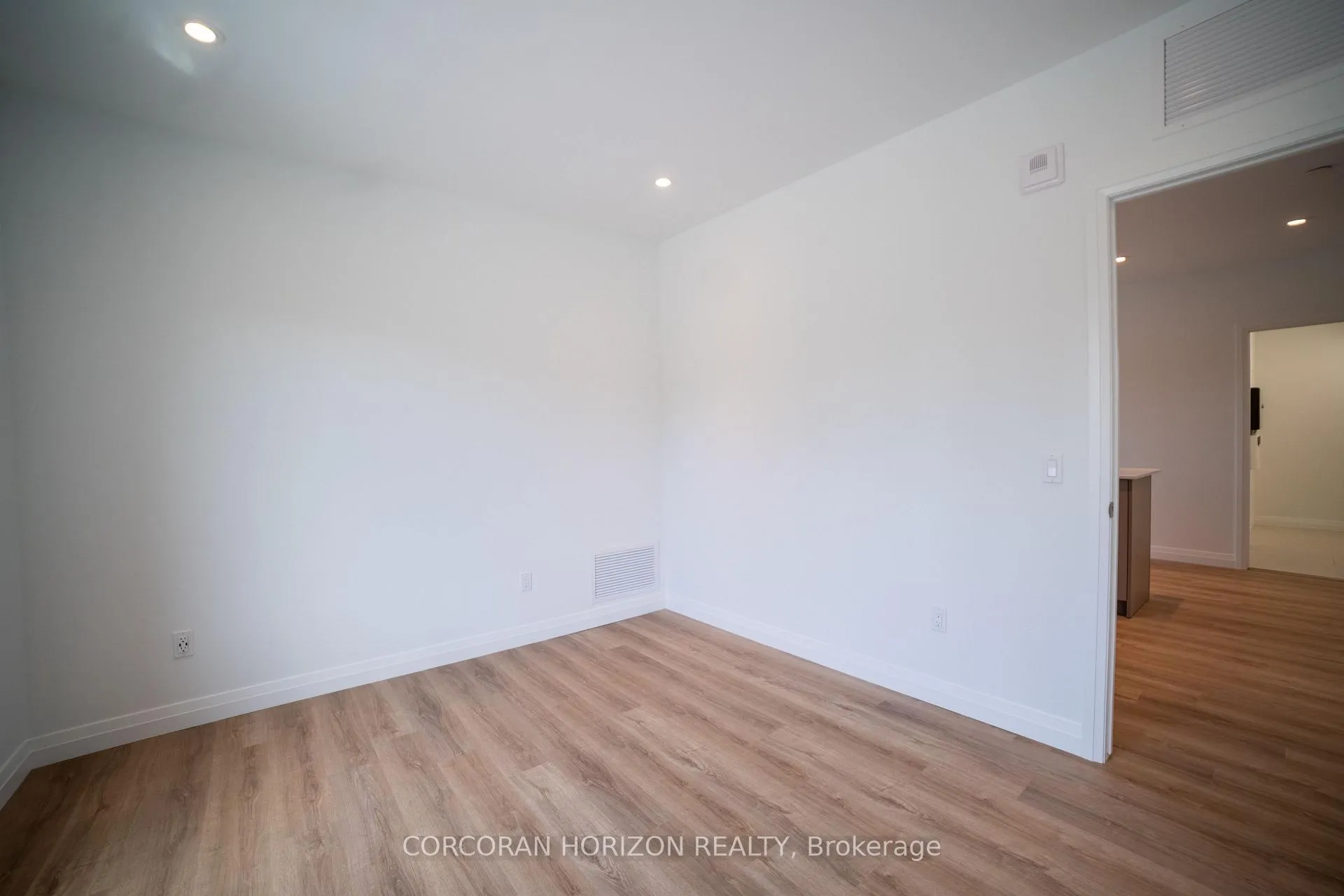 Photo 8 of Unit 302, 525 New Dundee Road, Kitchener — HOMEH