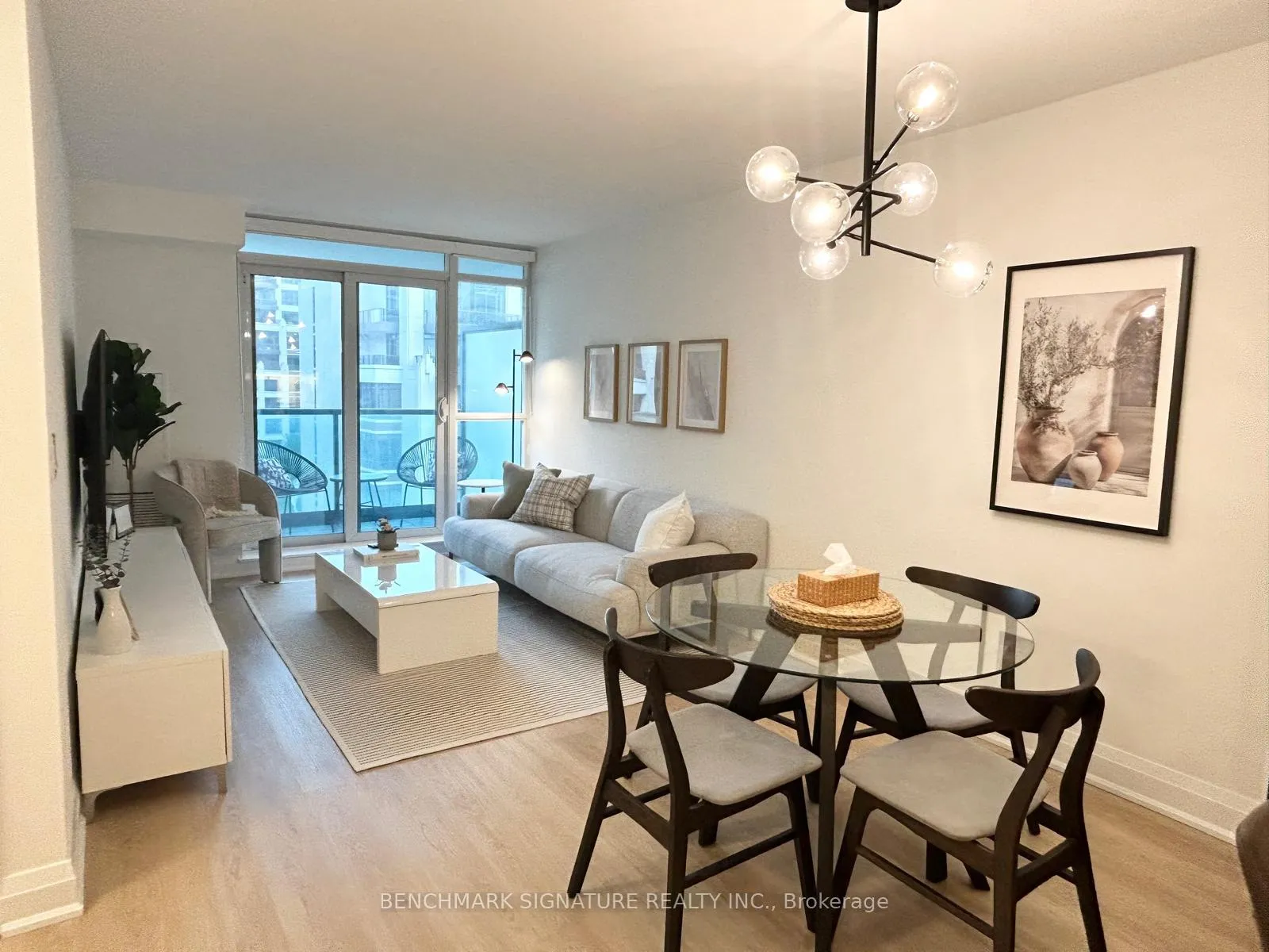 Photo 9 of Unit 811, 30 Clegg Road, Markham, Unionville — HOMEH