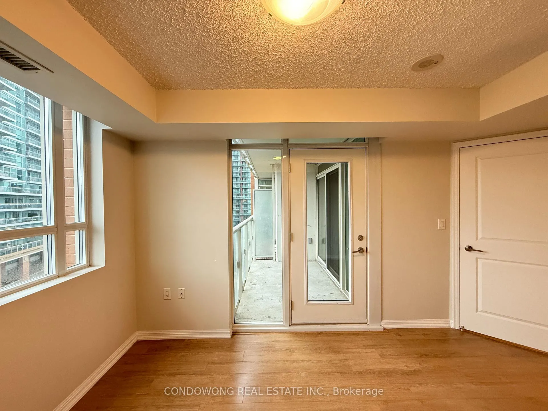 Photo 12 of Unit 1003, 125 Western Battery Road, Toronto, Niagara — HOMEH
