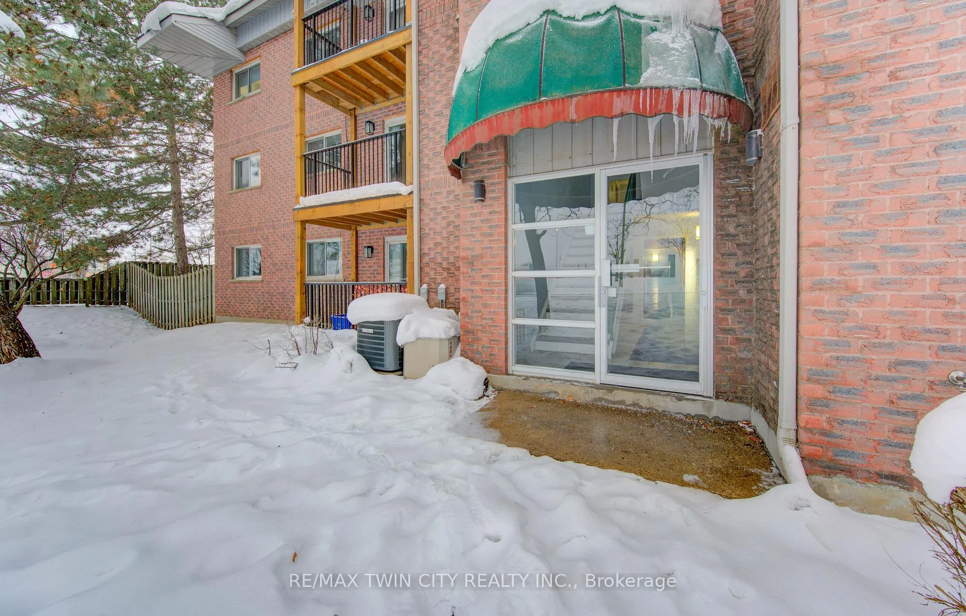 Photo 2 of Unit 50, 3085 Kingsway Drive, Waterloo — HOMEH