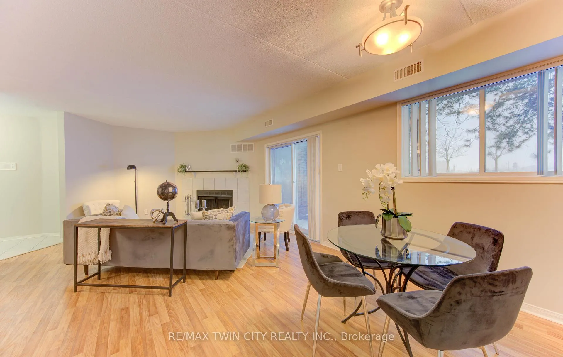 Photo 4 of Unit 50, 3085 Kingsway Drive, Waterloo — HOMEH
