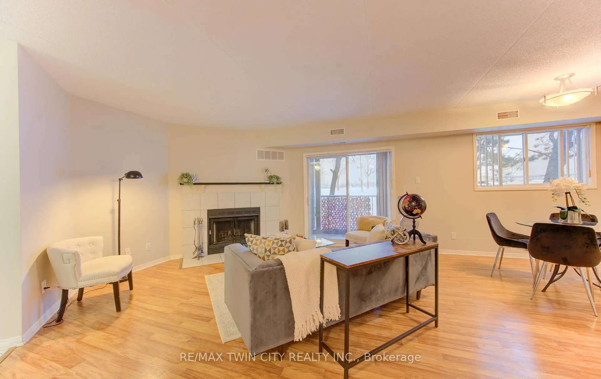 Photo 6 of Unit 50, 3085 Kingsway Drive, Waterloo — HOMEH