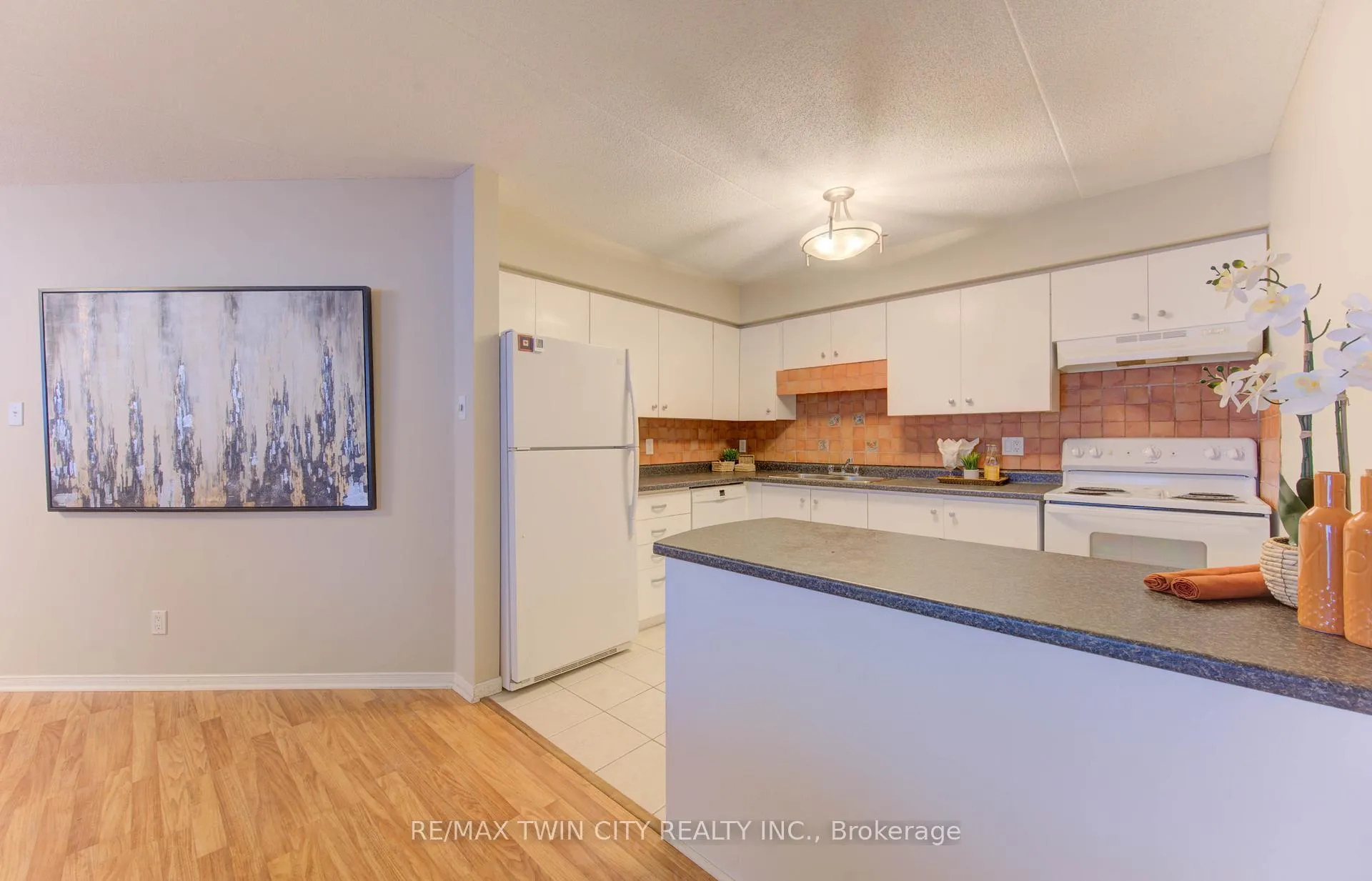 Photo 11 of Unit 50, 3085 Kingsway Drive, Waterloo — HOMEH