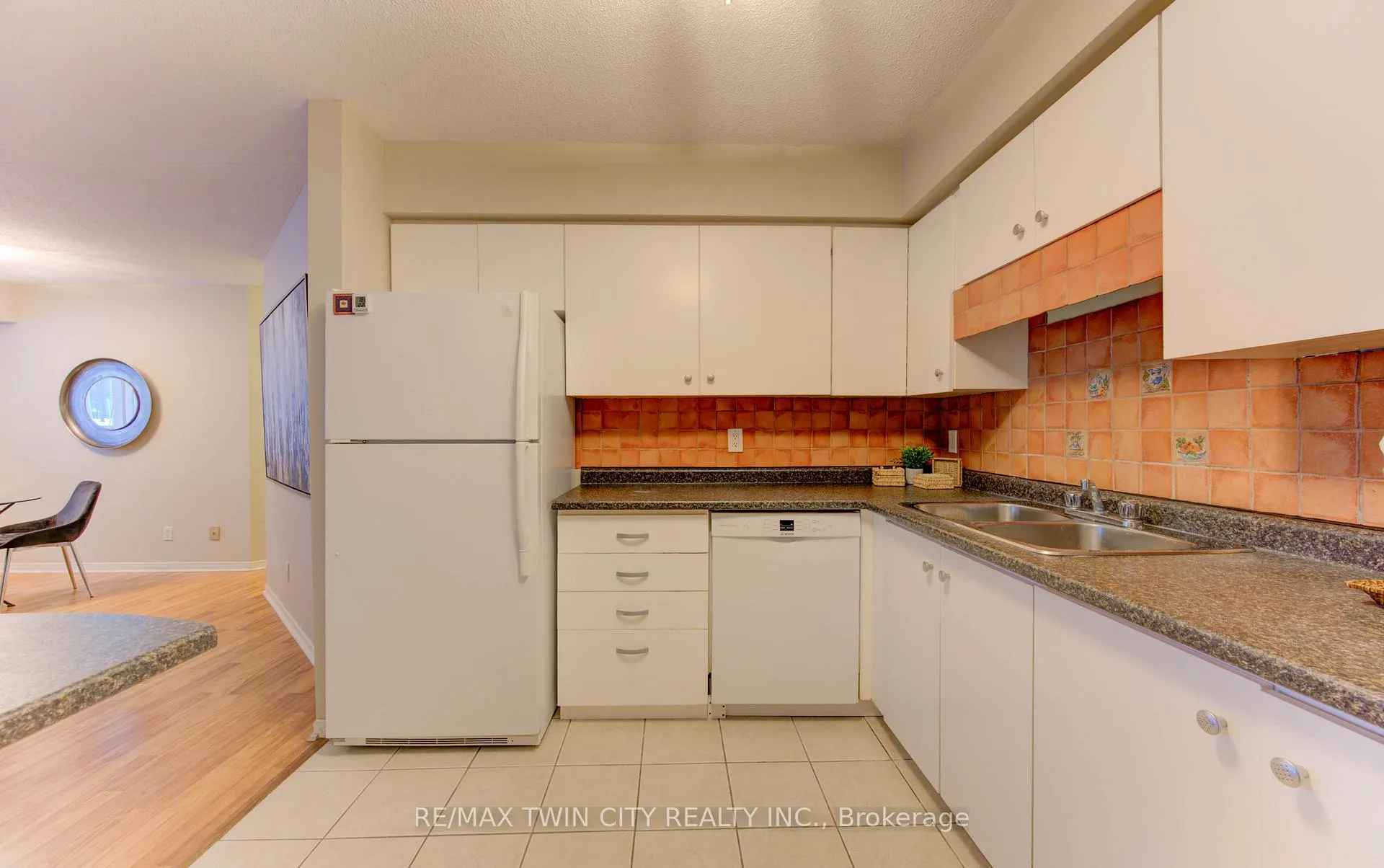 Photo 15 of Unit 50, 3085 Kingsway Drive, Waterloo — HOMEH