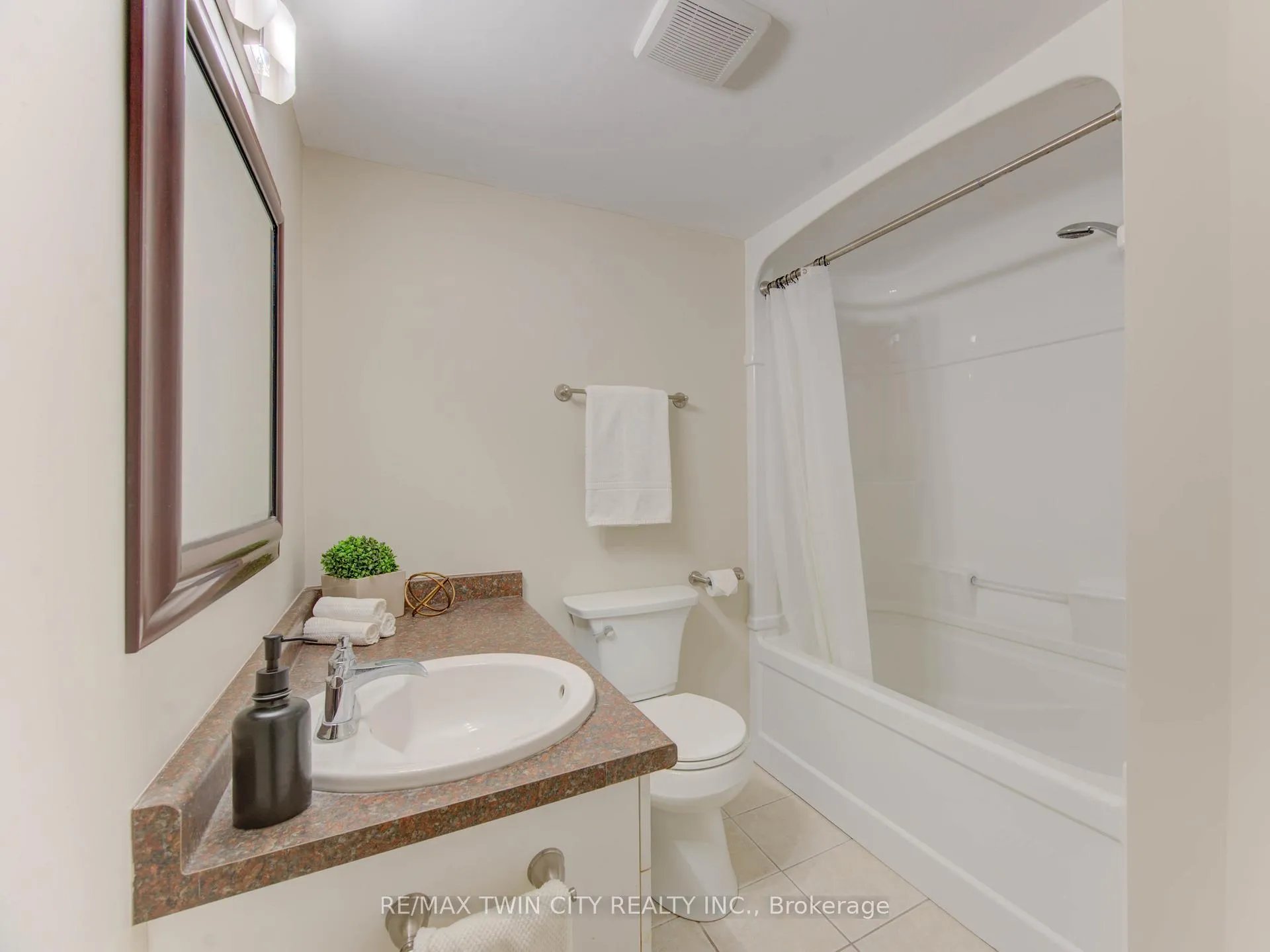 Photo 24 of Unit 50, 3085 Kingsway Drive, Waterloo — HOMEH