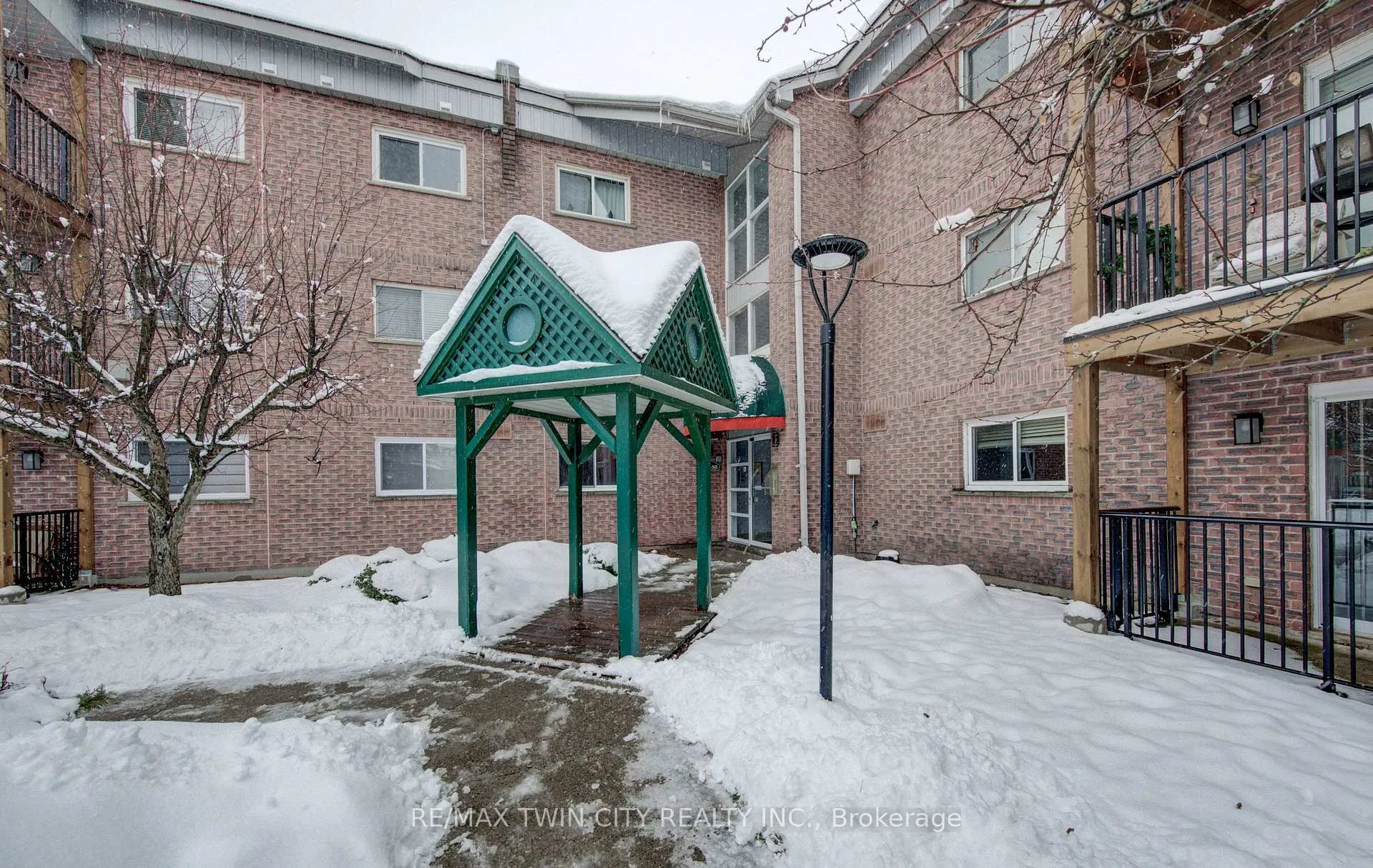 Photo 33 of Unit 50, 3085 Kingsway Drive, Waterloo — HOMEH