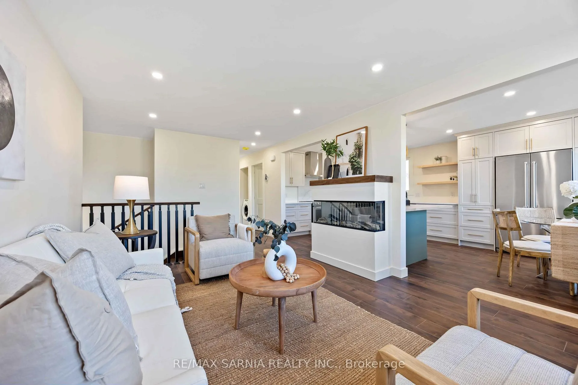 Photo 7 of 125 Templeton Crescent, St. Clair — HOMEH