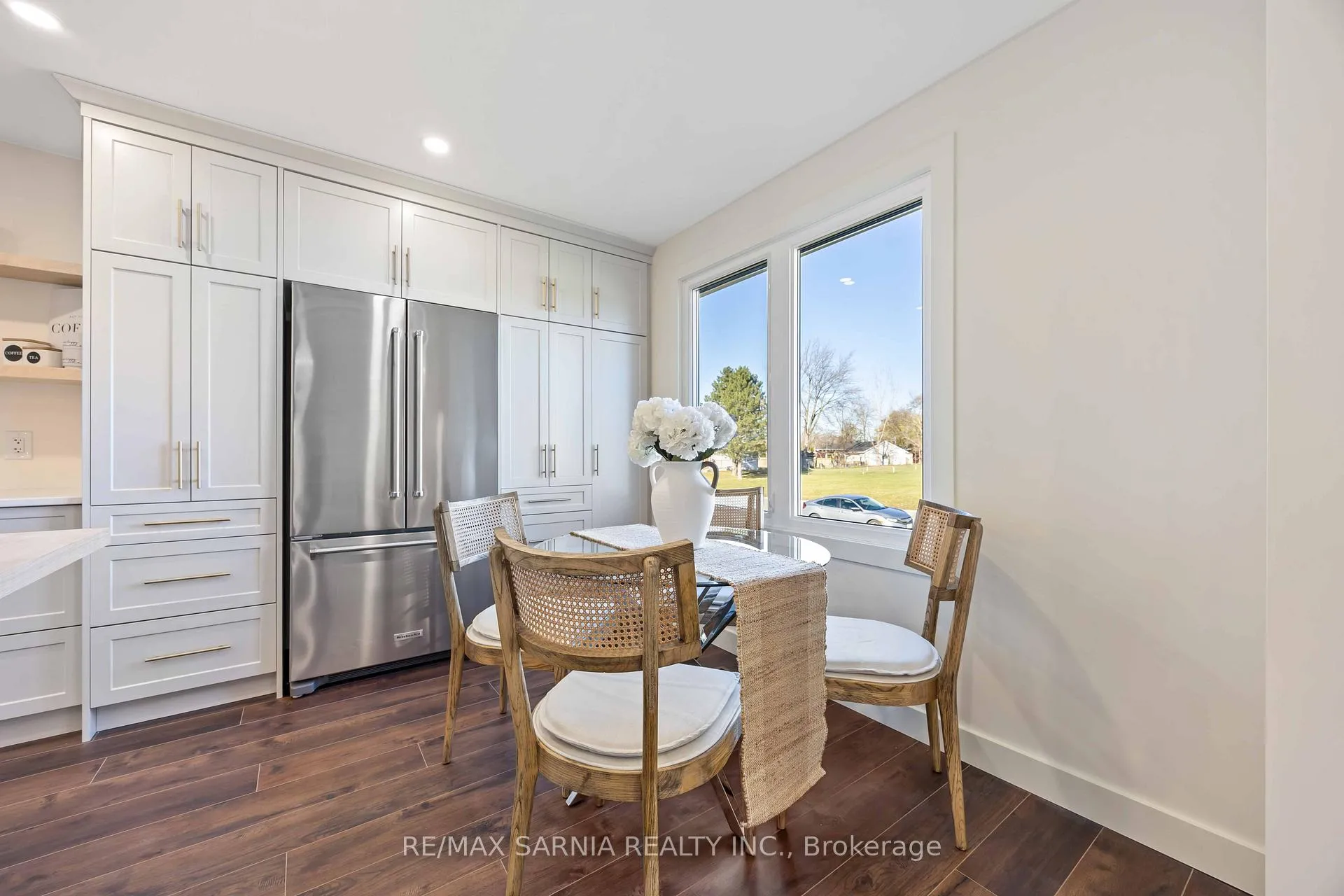 Photo 9 of 125 Templeton Crescent, St. Clair — HOMEH