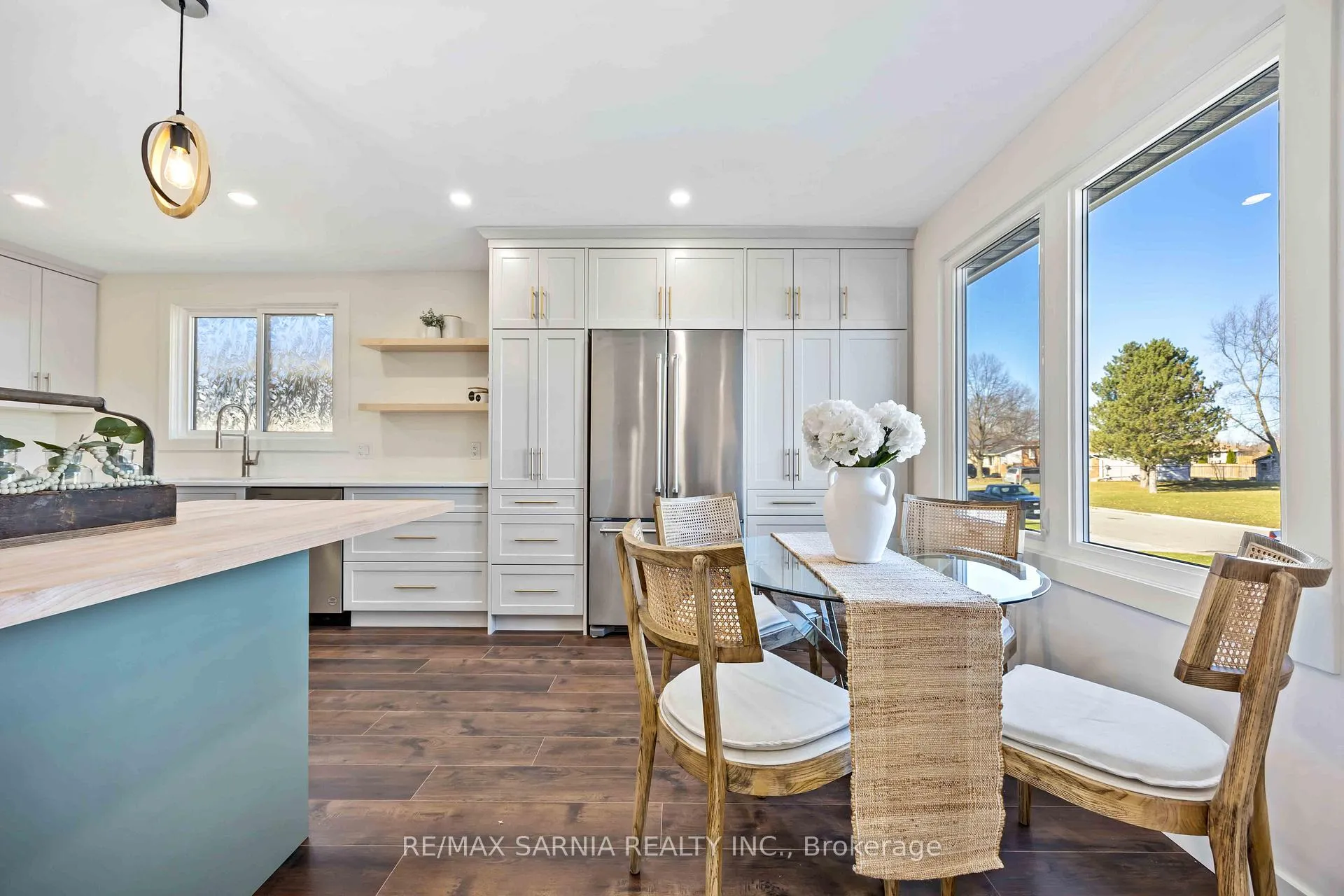 Photo 10 of 125 Templeton Crescent, St. Clair — HOMEH