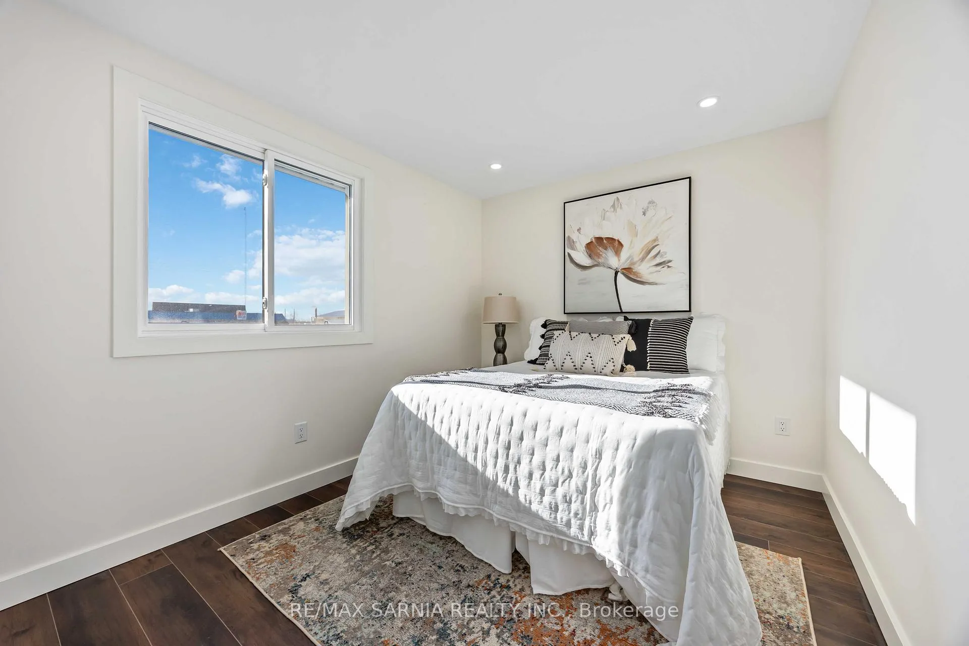 Photo 19 of 125 Templeton Crescent, St. Clair — HOMEH