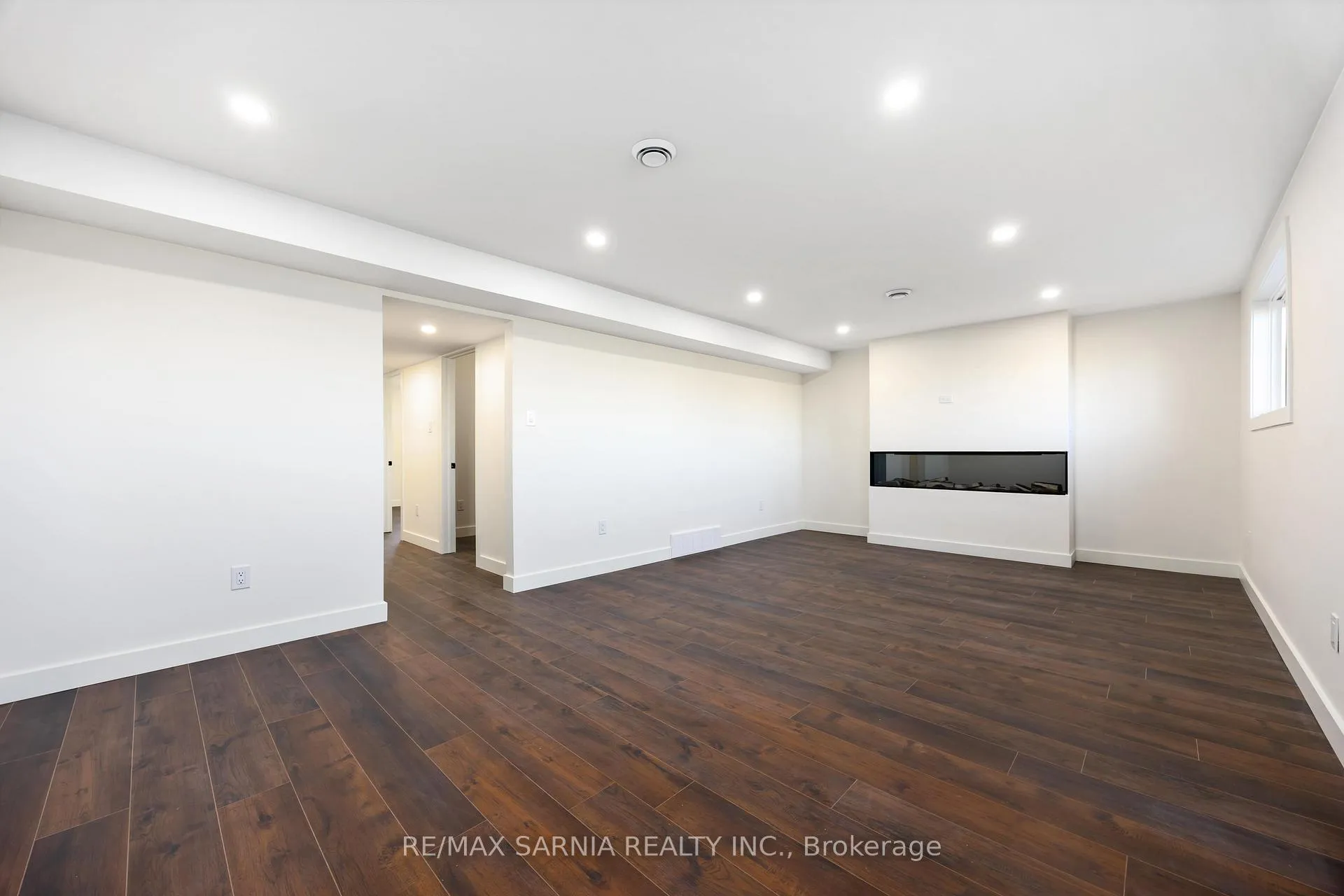 Photo 21 of 125 Templeton Crescent, St. Clair — HOMEH