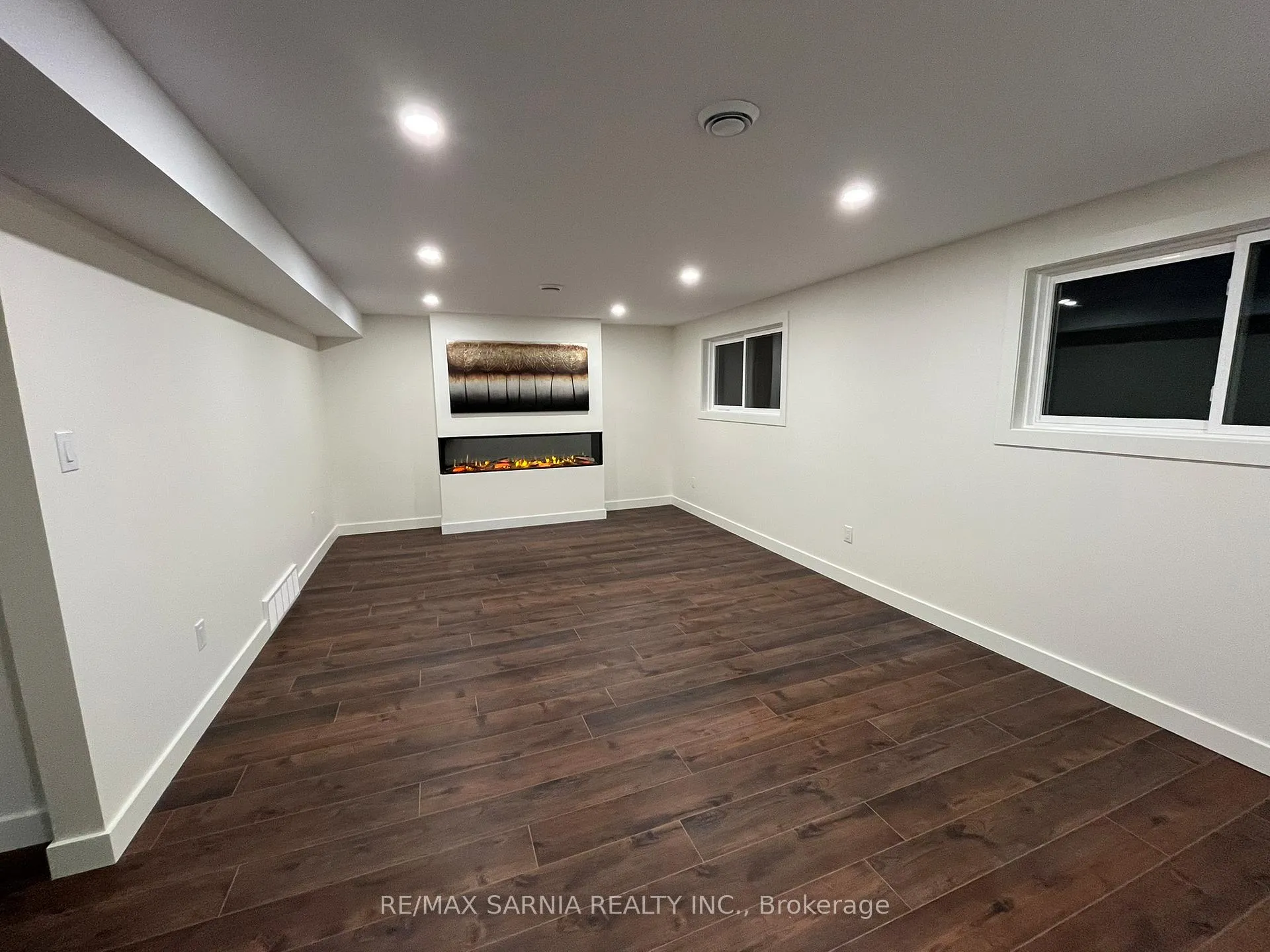 Photo 23 of 125 Templeton Crescent, St. Clair — HOMEH