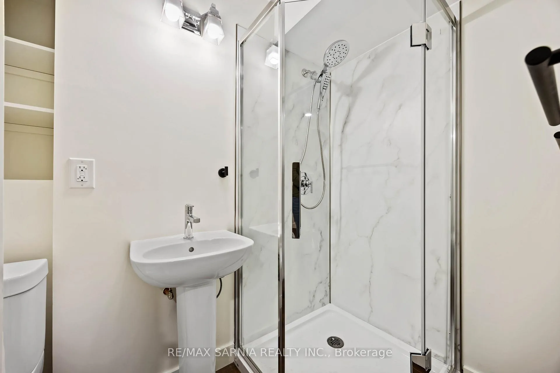 Photo 27 of 125 Templeton Crescent, St. Clair — HOMEH