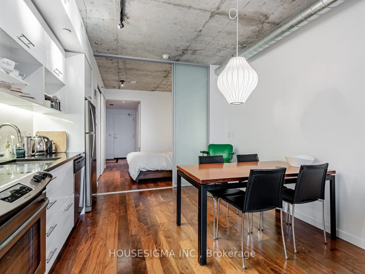 Photo 4 of Unit 822, 32 Trolley Crescent, Toronto, Moss Park — HOMEH