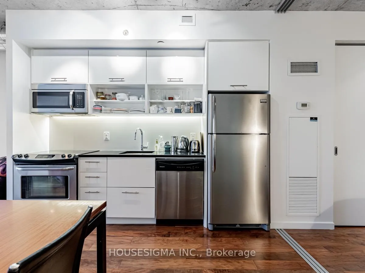 Photo 5 of Unit 822, 32 Trolley Crescent, Toronto, Moss Park — HOMEH