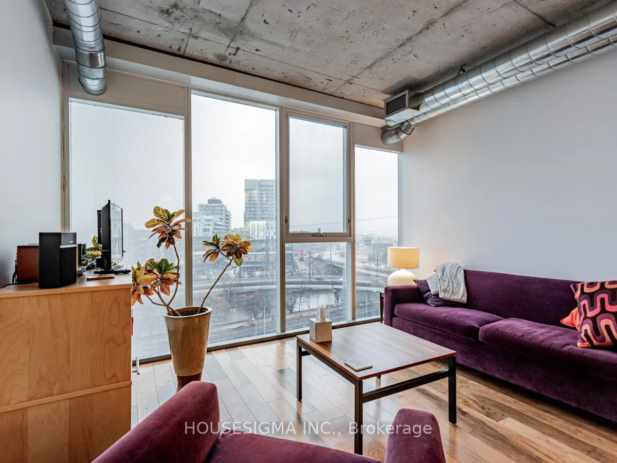 Photo 8 of Unit 822, 32 Trolley Crescent, Toronto, Moss Park — HOMEH