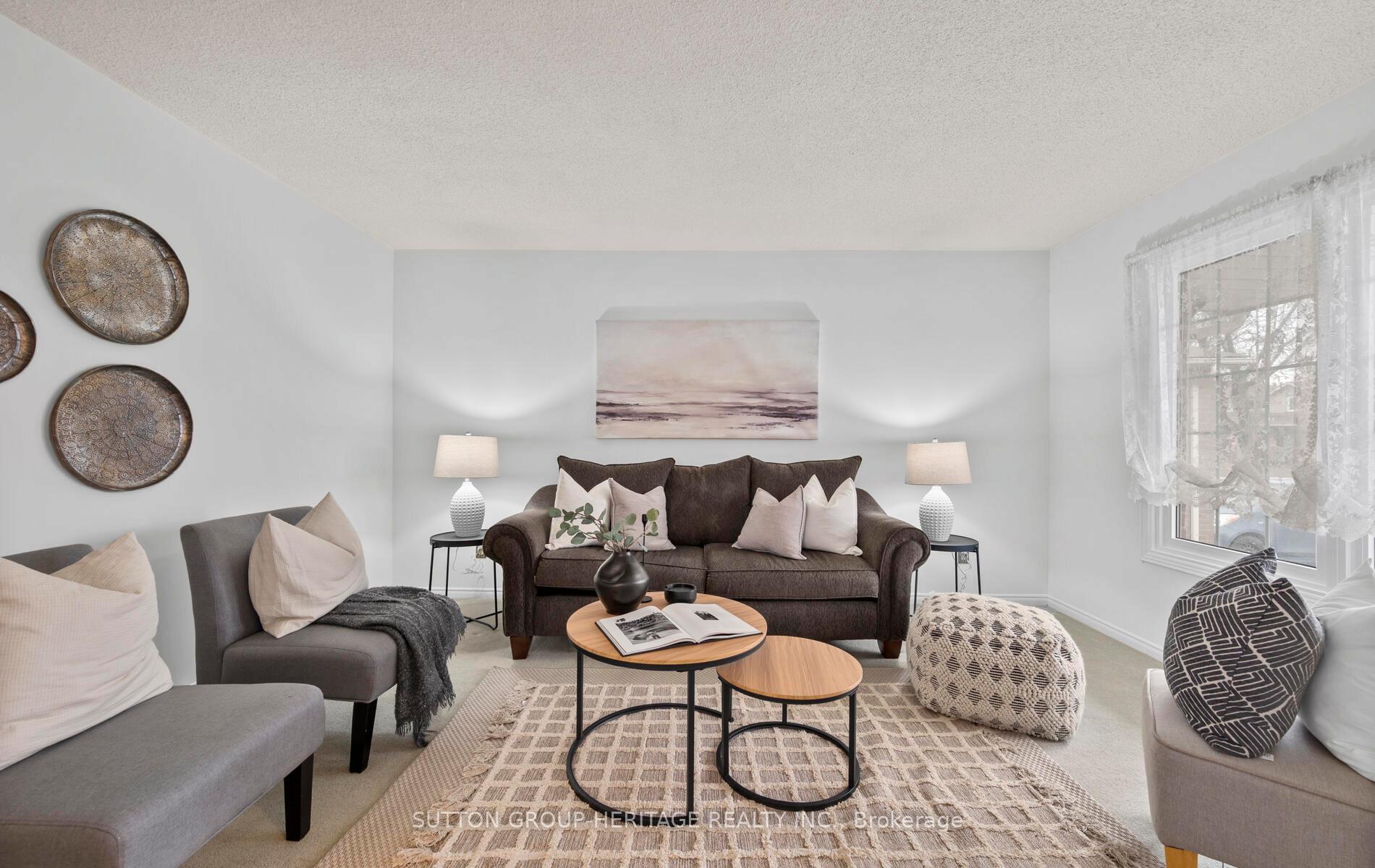 Photo 4 of 15 Bird Crescent, Ajax, Central — HOMEH