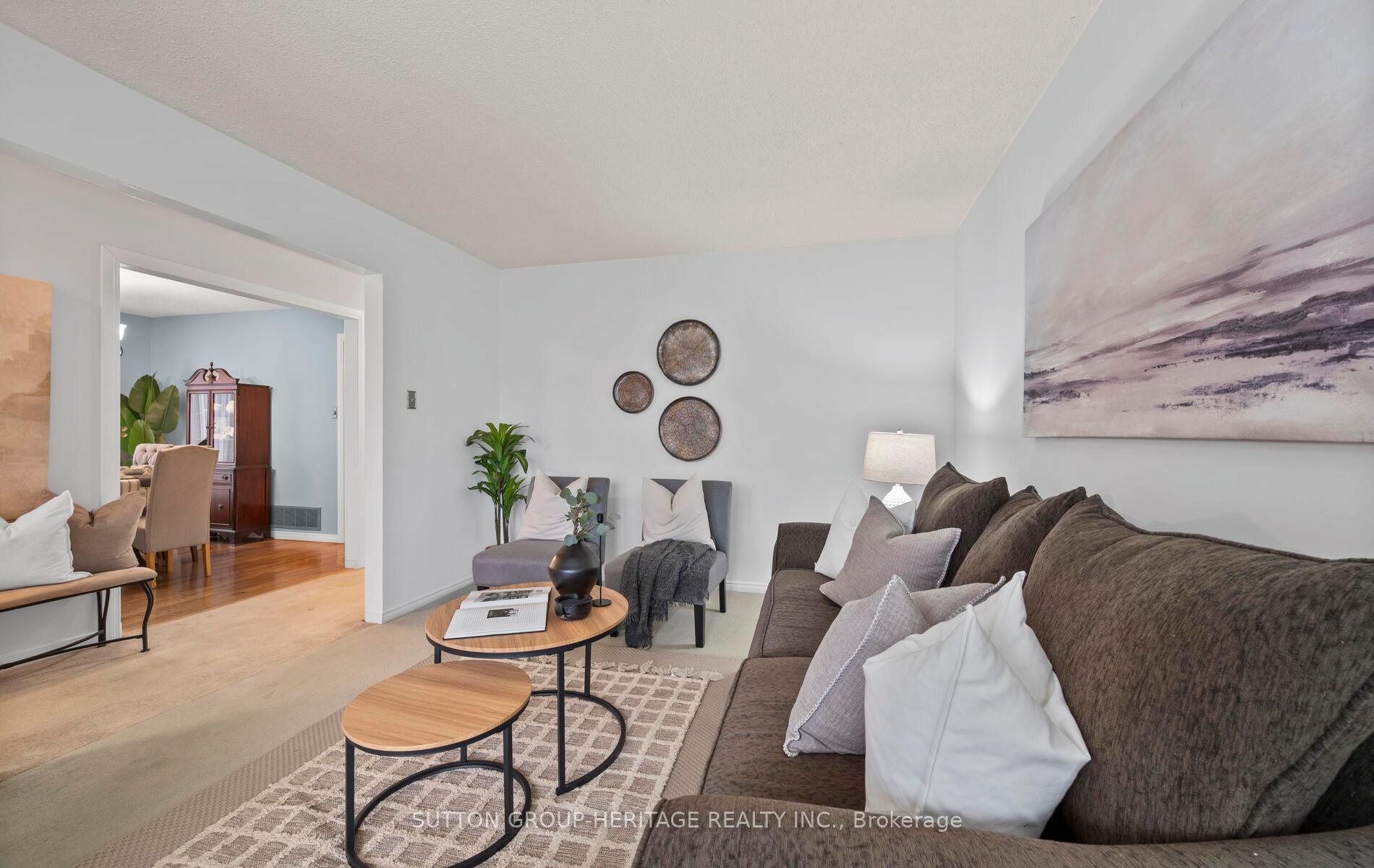 Photo 5 of 15 Bird Crescent, Ajax, Central — HOMEH