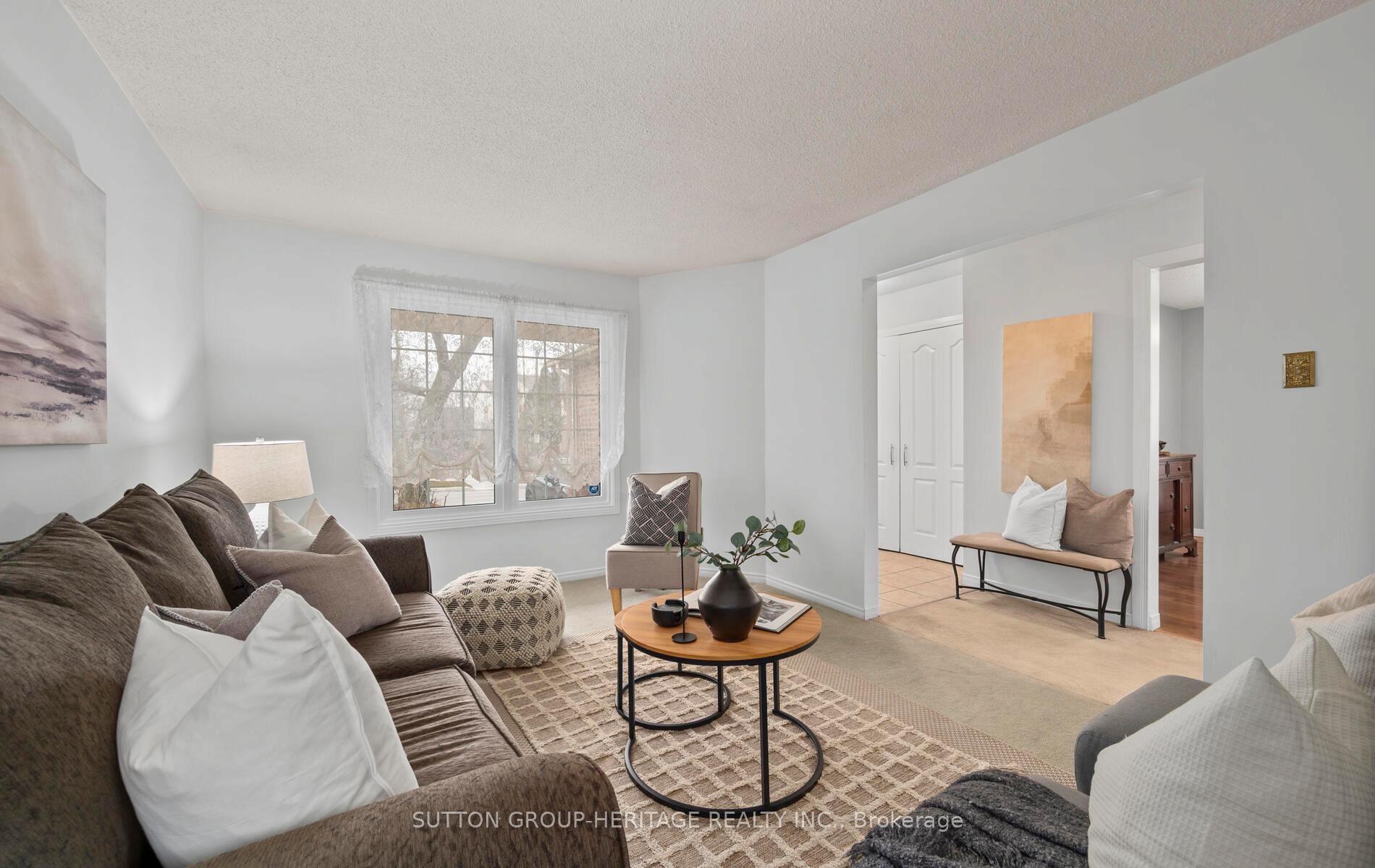 Photo 6 of 15 Bird Crescent, Ajax, Central — HOMEH