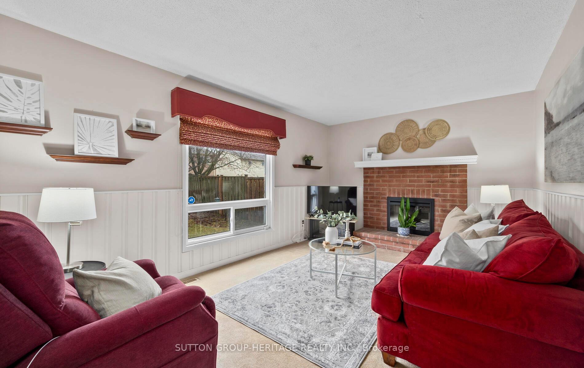 Photo 11 of 15 Bird Crescent, Ajax, Central — HOMEH