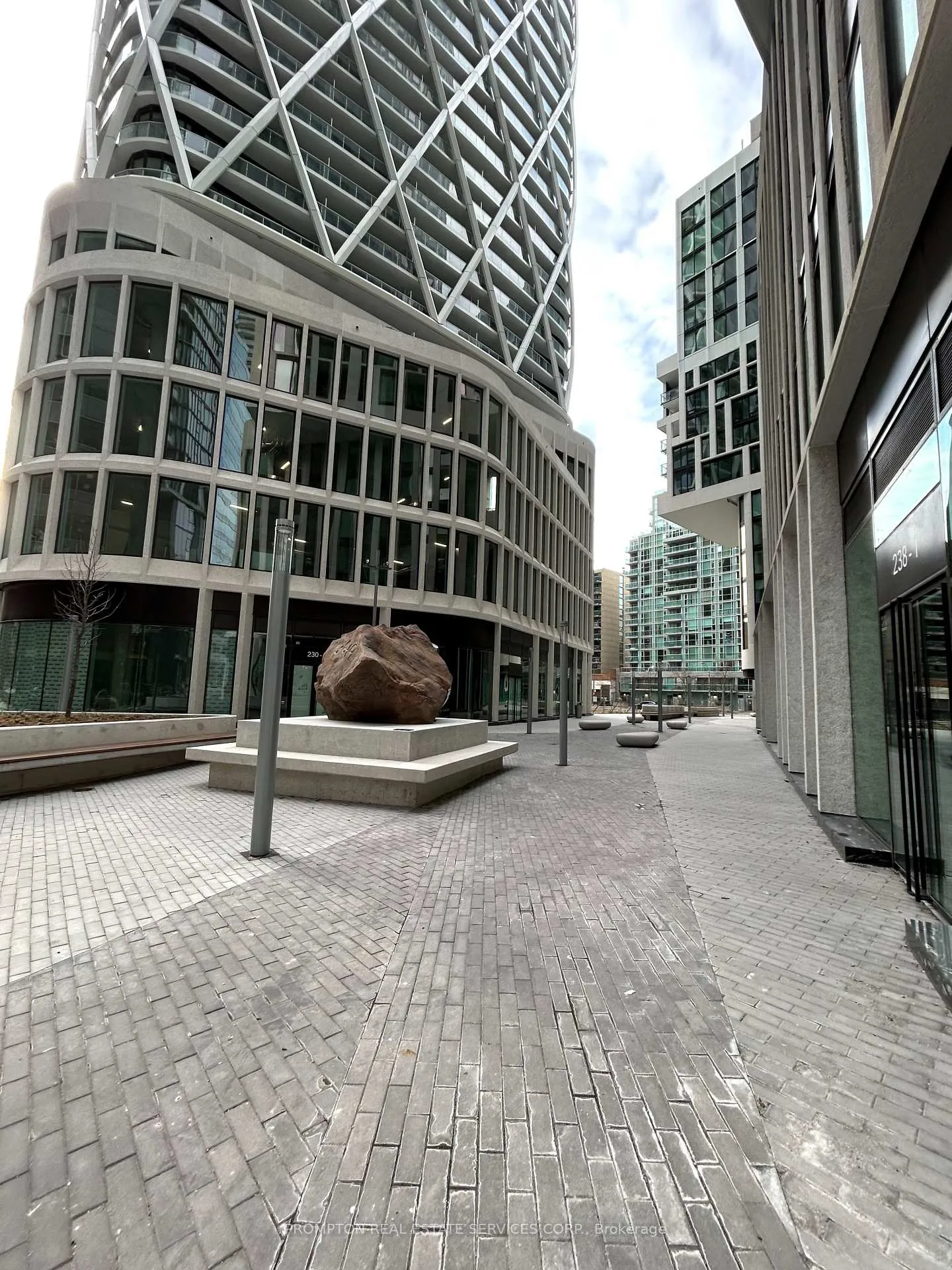 Photo 4 of Unit 2315, 230 Simcoe Street, Toronto, Kensington-Chinatown — HOMEH