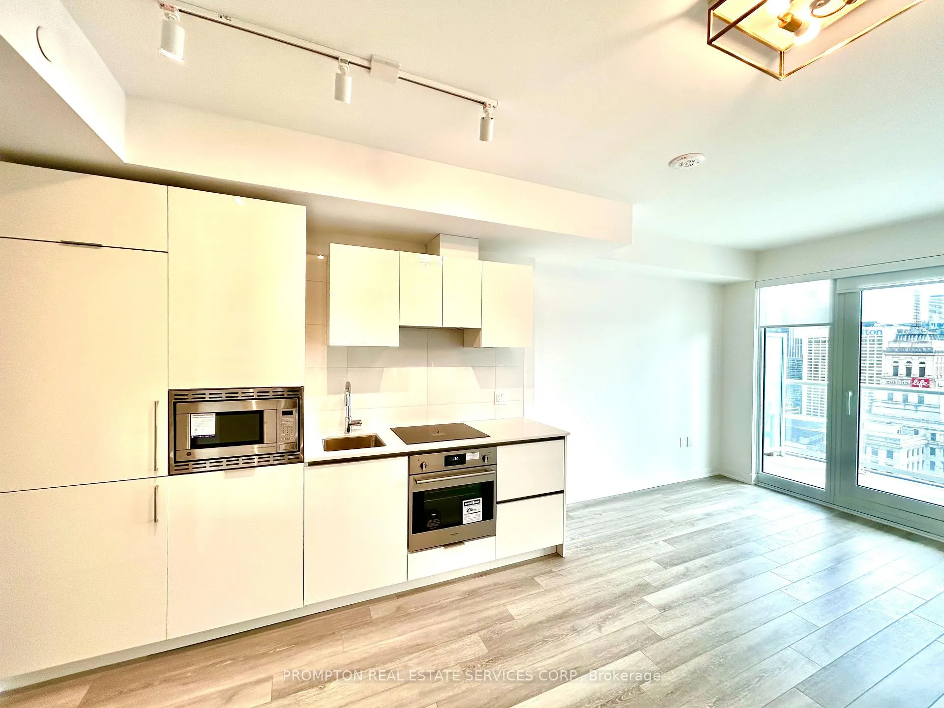 Photo 7 of Unit 2315, 230 Simcoe Street, Toronto, Kensington-Chinatown — HOMEH