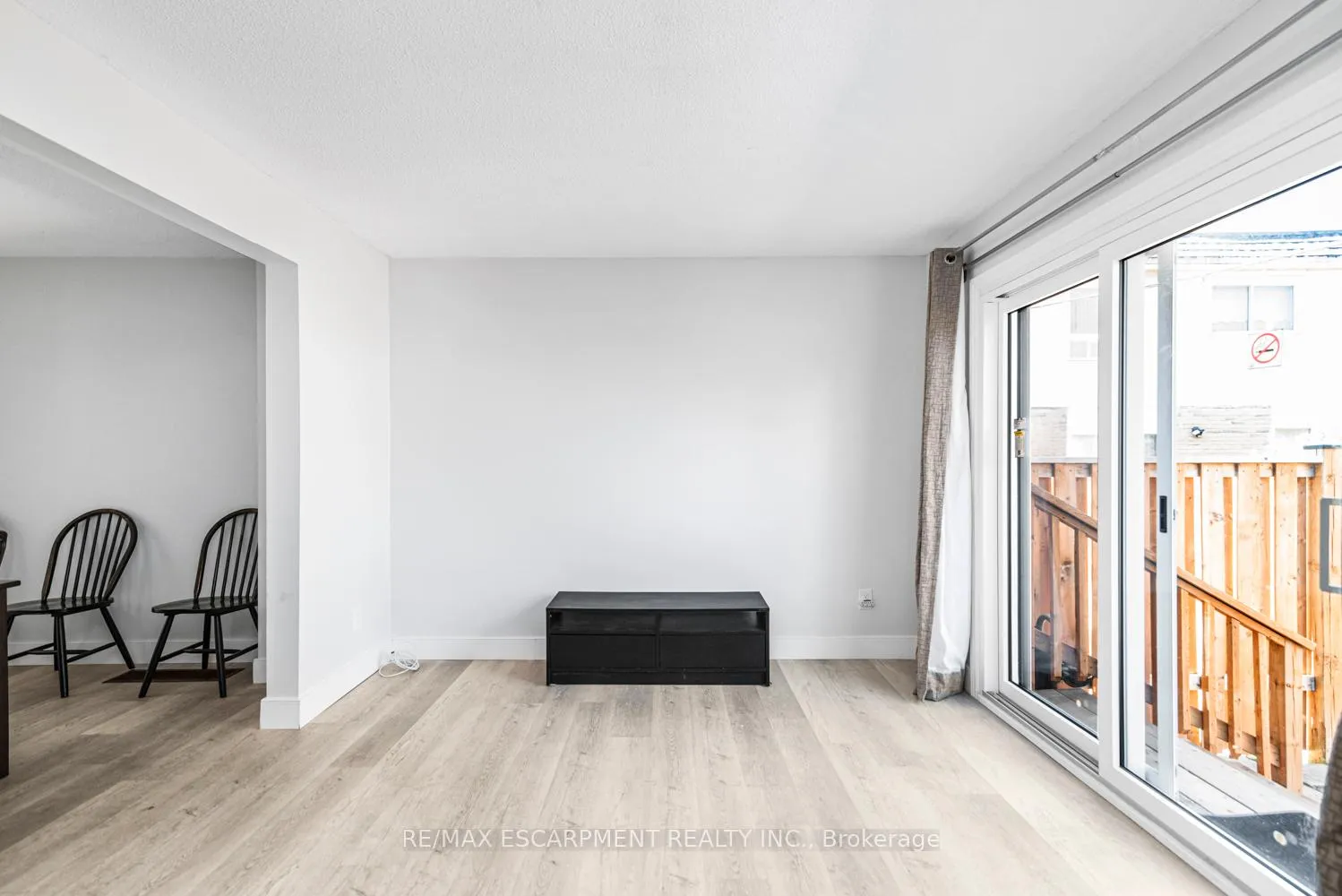 Photo 3 of Unit F, 25 Bryna Avenue, Hamilton, Greeningdon — HOMEH