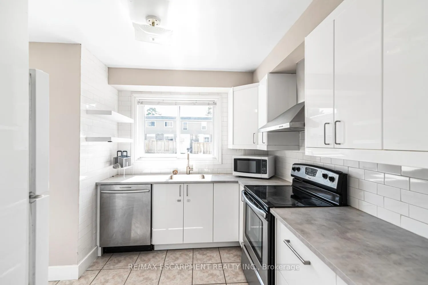 Photo 10 of Unit F, 25 Bryna Avenue, Hamilton, Greeningdon — HOMEH