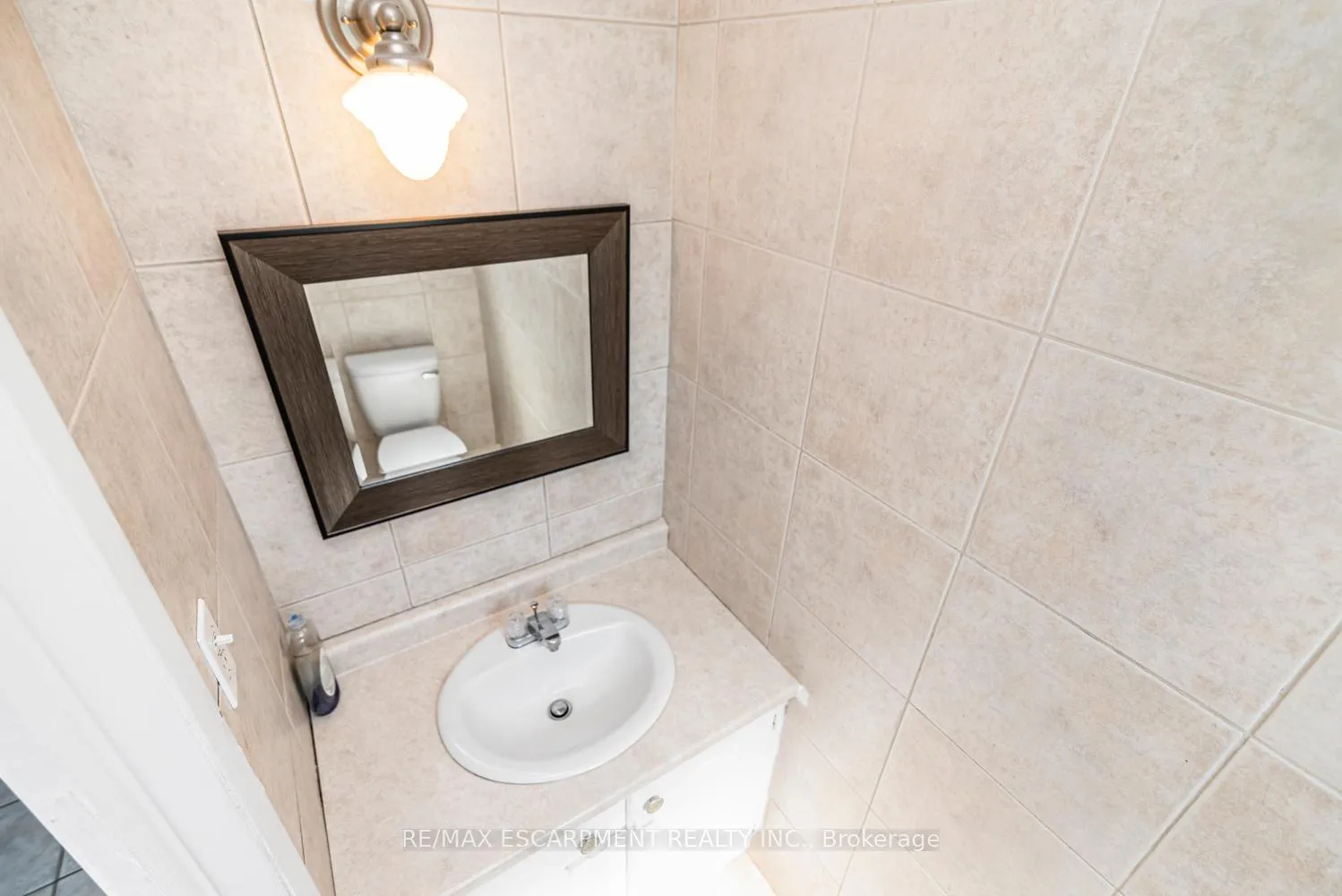 Photo 13 of Unit F, 25 Bryna Avenue, Hamilton, Greeningdon — HOMEH