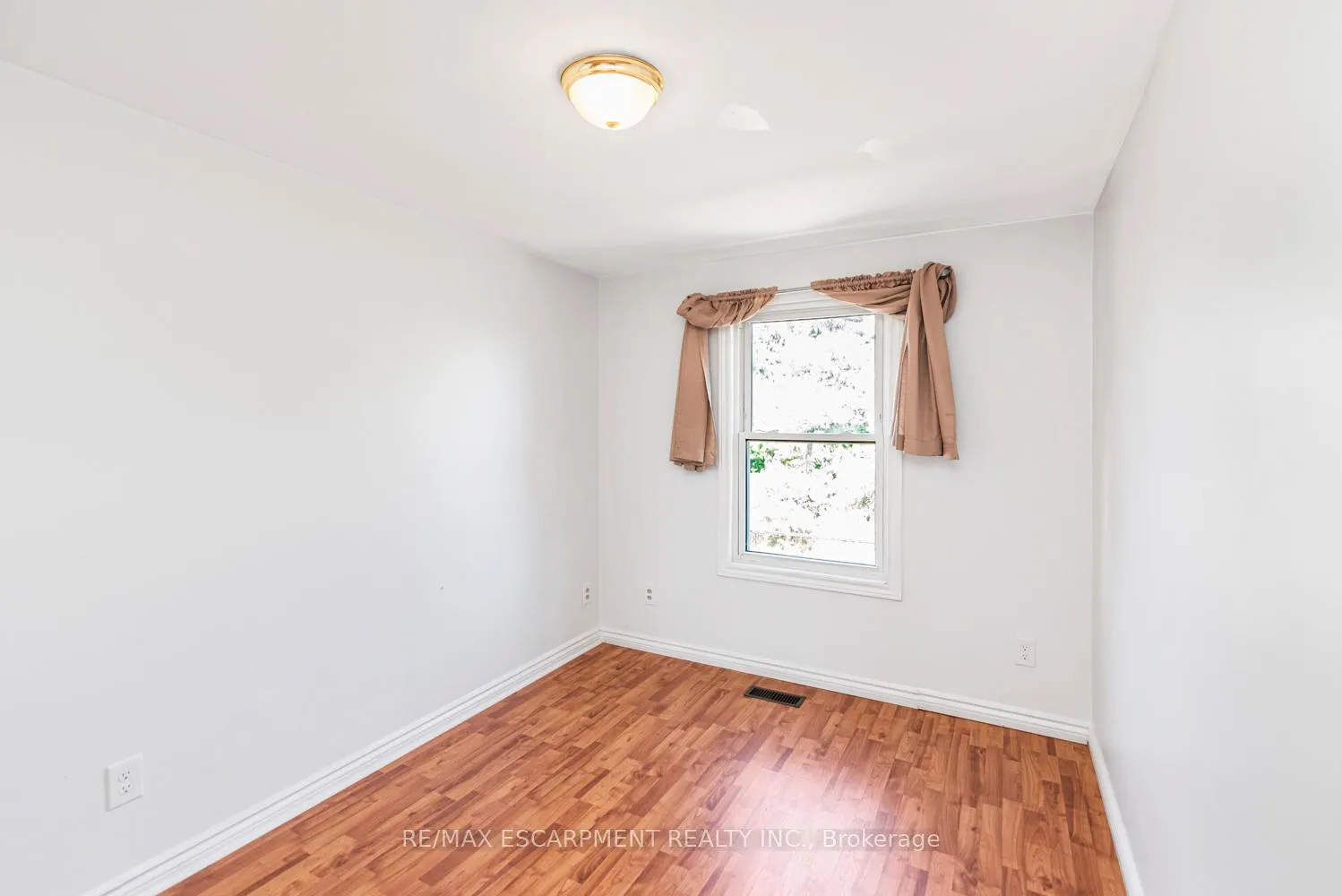 Photo 16 of Unit F, 25 Bryna Avenue, Hamilton, Greeningdon — HOMEH