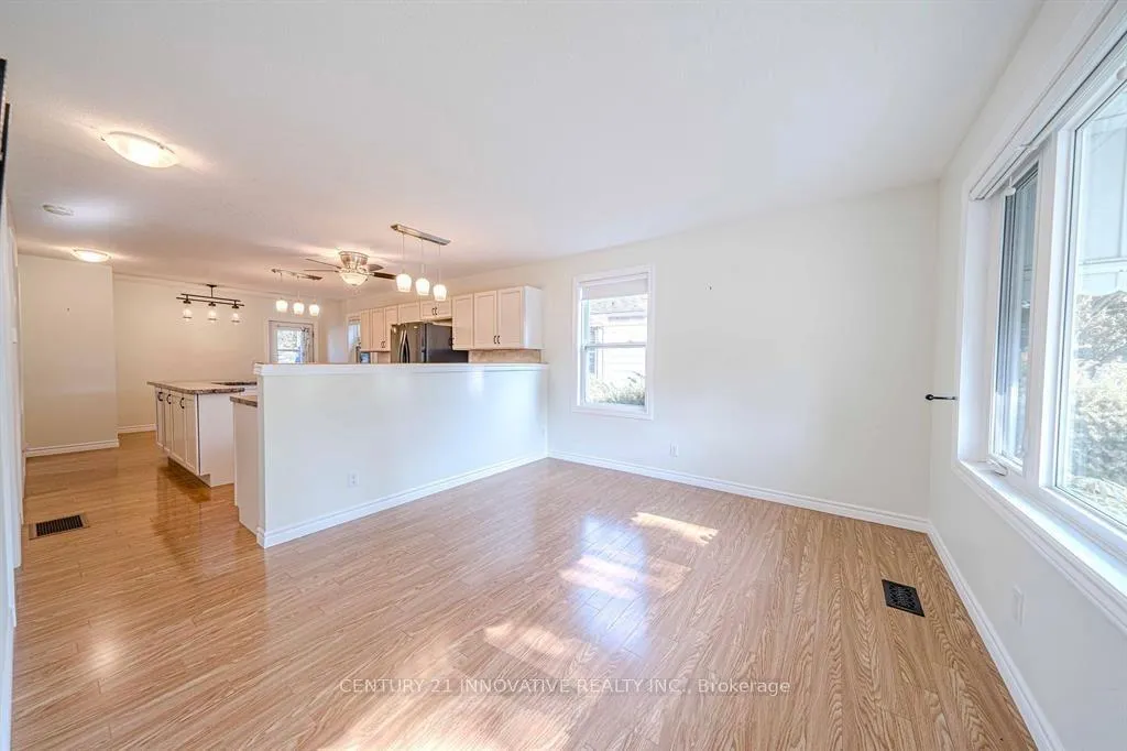 Photo 3 of Unit Main, 70 St Clair Avenue, Kitchener — HOMEH