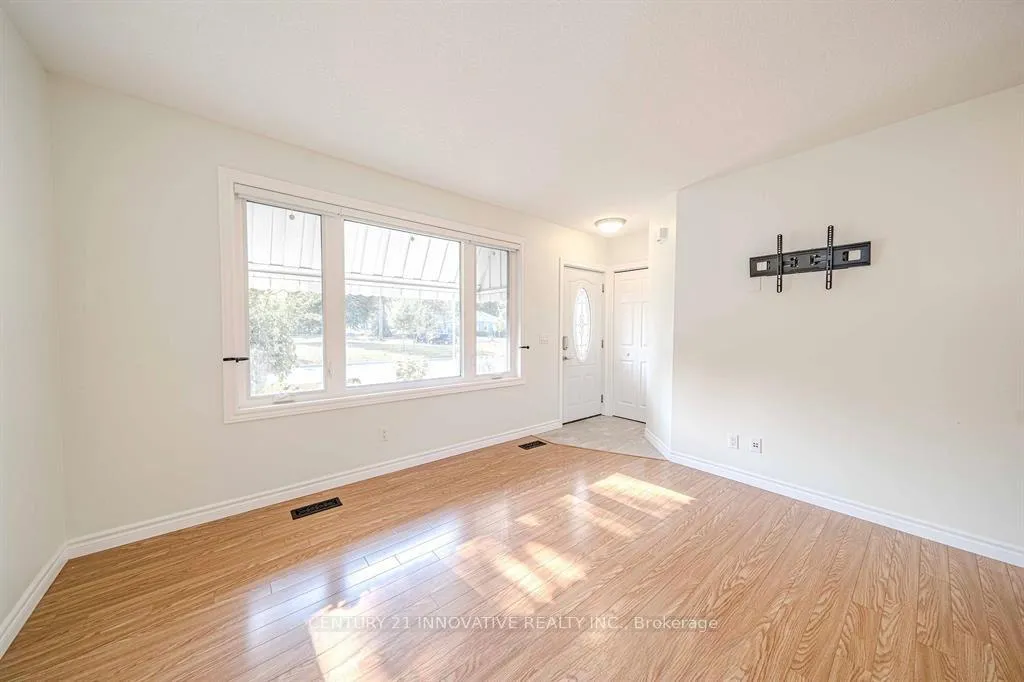 Photo 6 of Unit Main, 70 St Clair Avenue, Kitchener — HOMEH