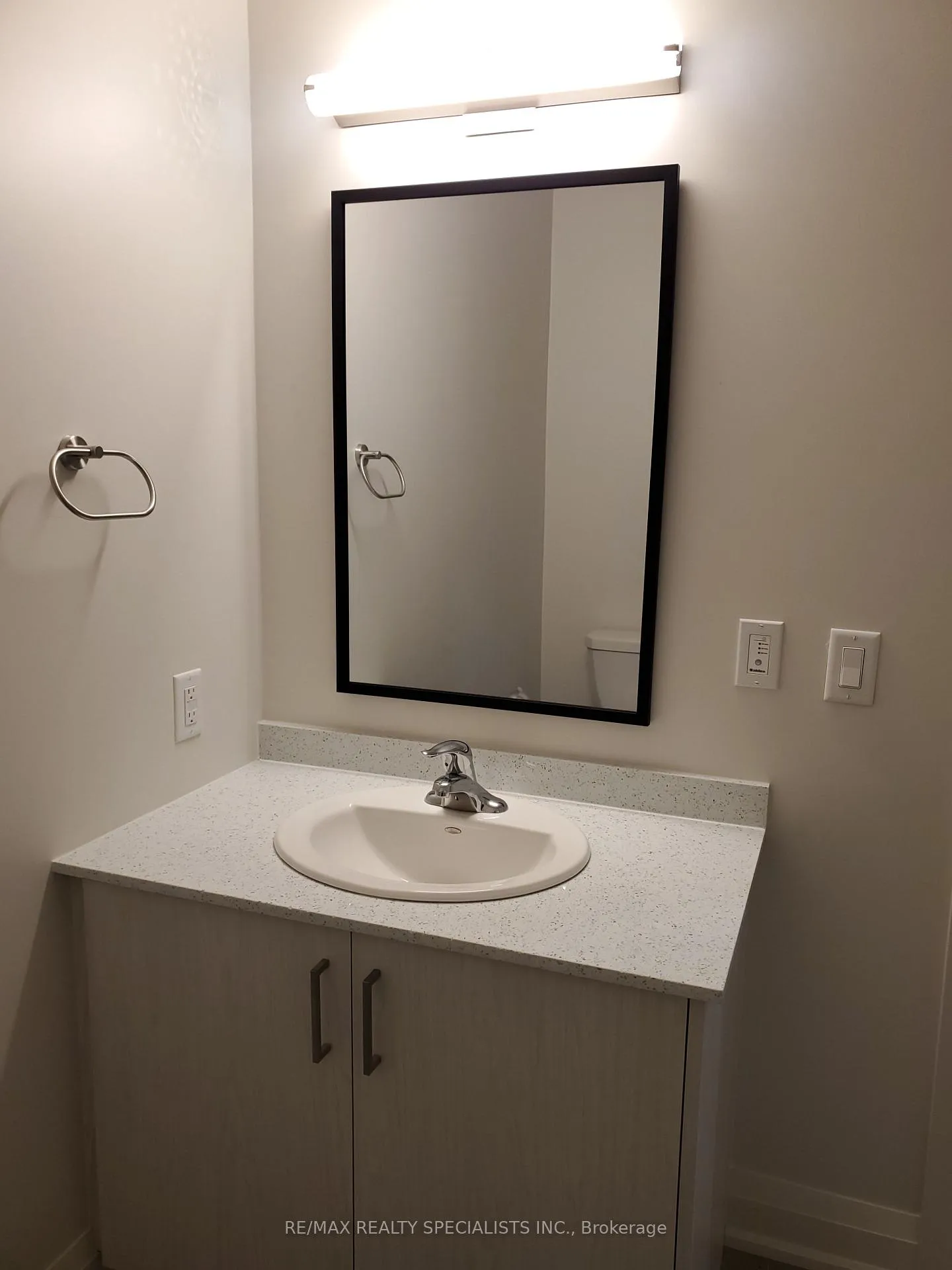 Photo 10 of Unit 203, 307 King Street E, Hamilton, Beasley — HOMEH