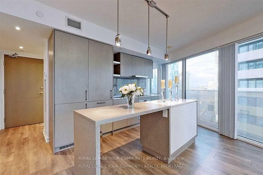 Photo 8 of Unit 2407, 100 Harbour Street, Toronto, Waterfront Communities — HOMEH