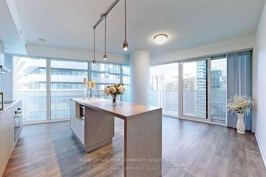 Photo 9 of Unit 2407, 100 Harbour Street, Toronto, Waterfront Communities — HOMEH