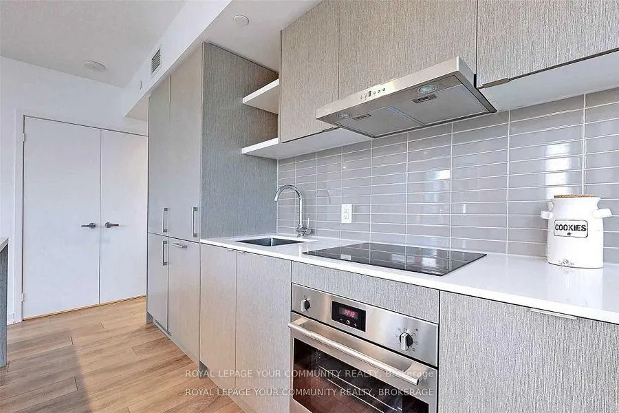Photo 10 of Unit 2407, 100 Harbour Street, Toronto, Waterfront Communities — HOMEH
