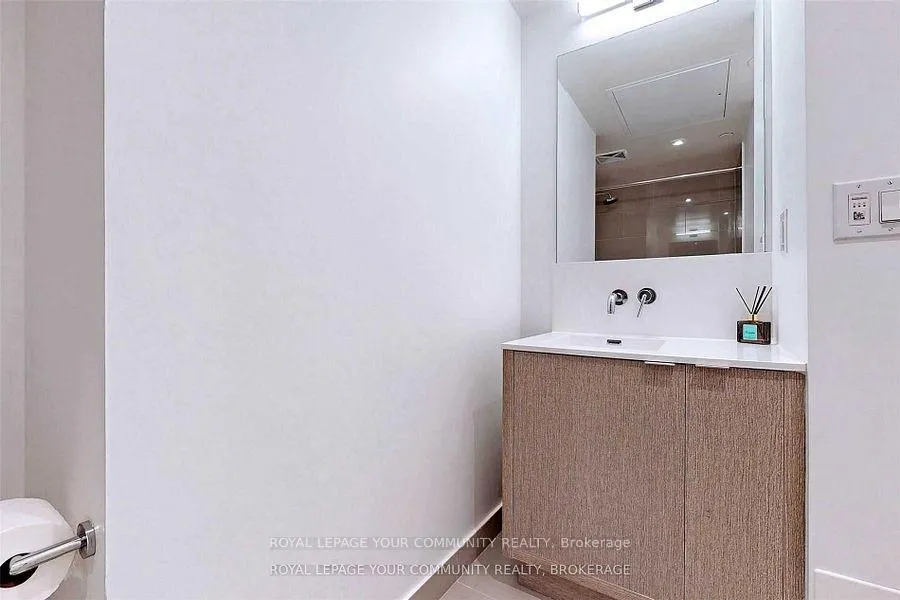 Photo 14 of Unit 2407, 100 Harbour Street, Toronto, Waterfront Communities — HOMEH