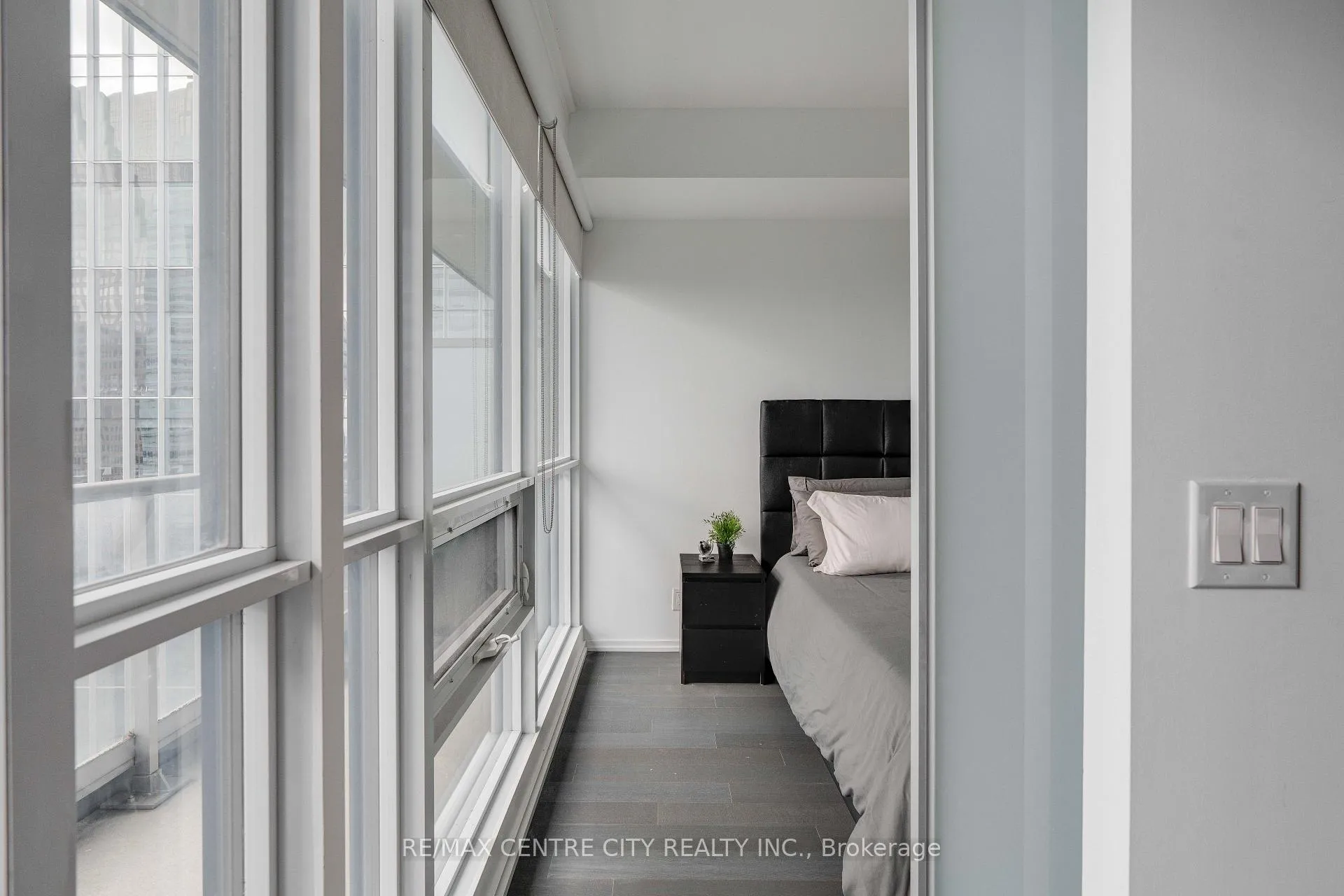 Photo 5 of Unit LPH5410, 70 Temperance Street, Toronto, Bay Street Corridor — HOMEH
